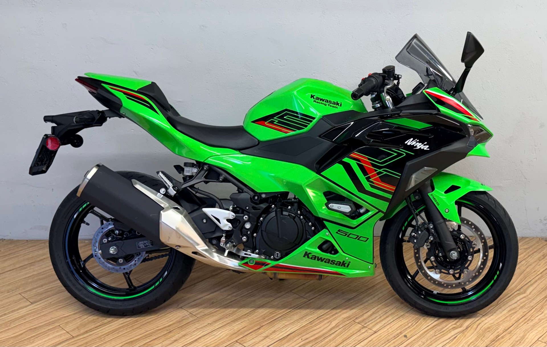 KAWASAKI Ninja 500-showroom-element-1