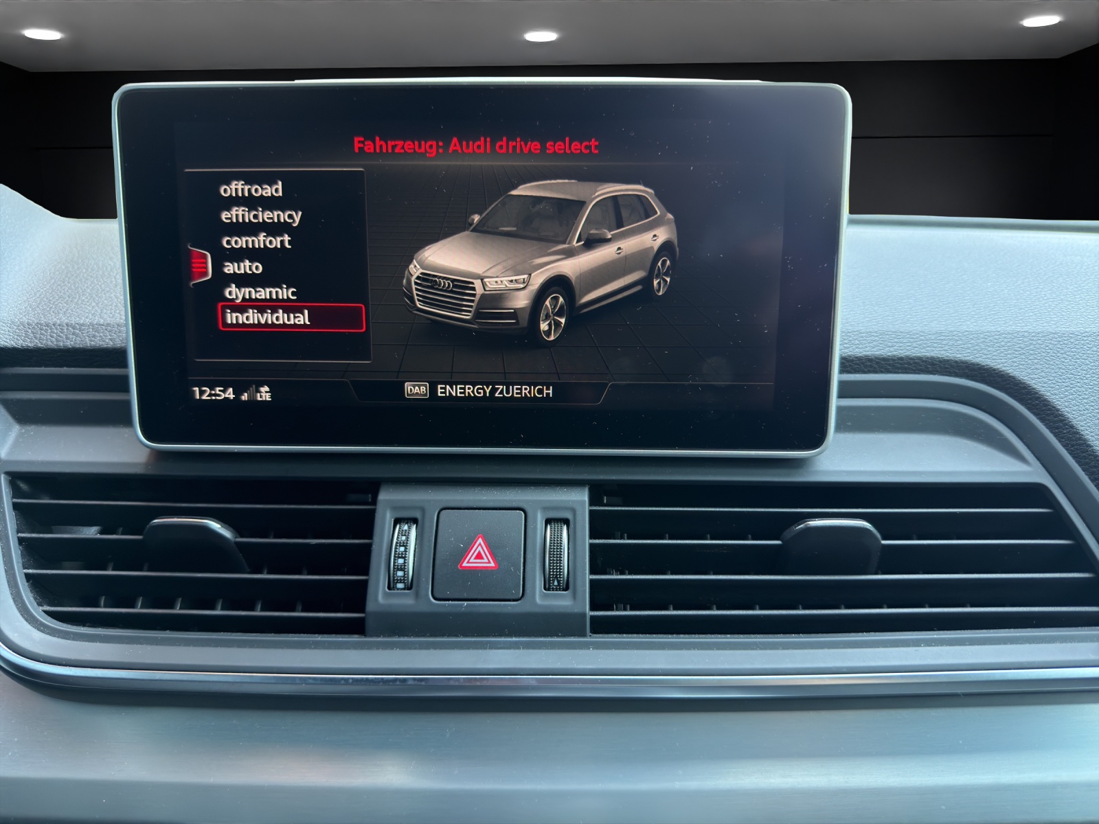 AUDI Q5 45 TFSI sport quattro-image-6