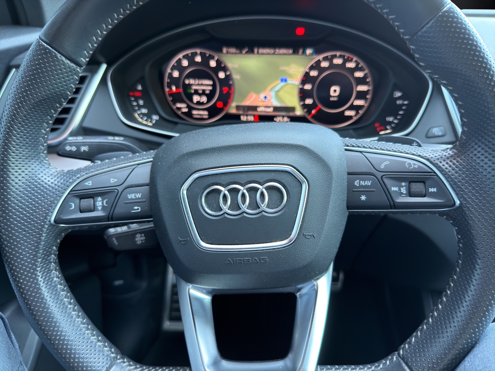 AUDI Q5 45 TFSI sport quattro-image-8