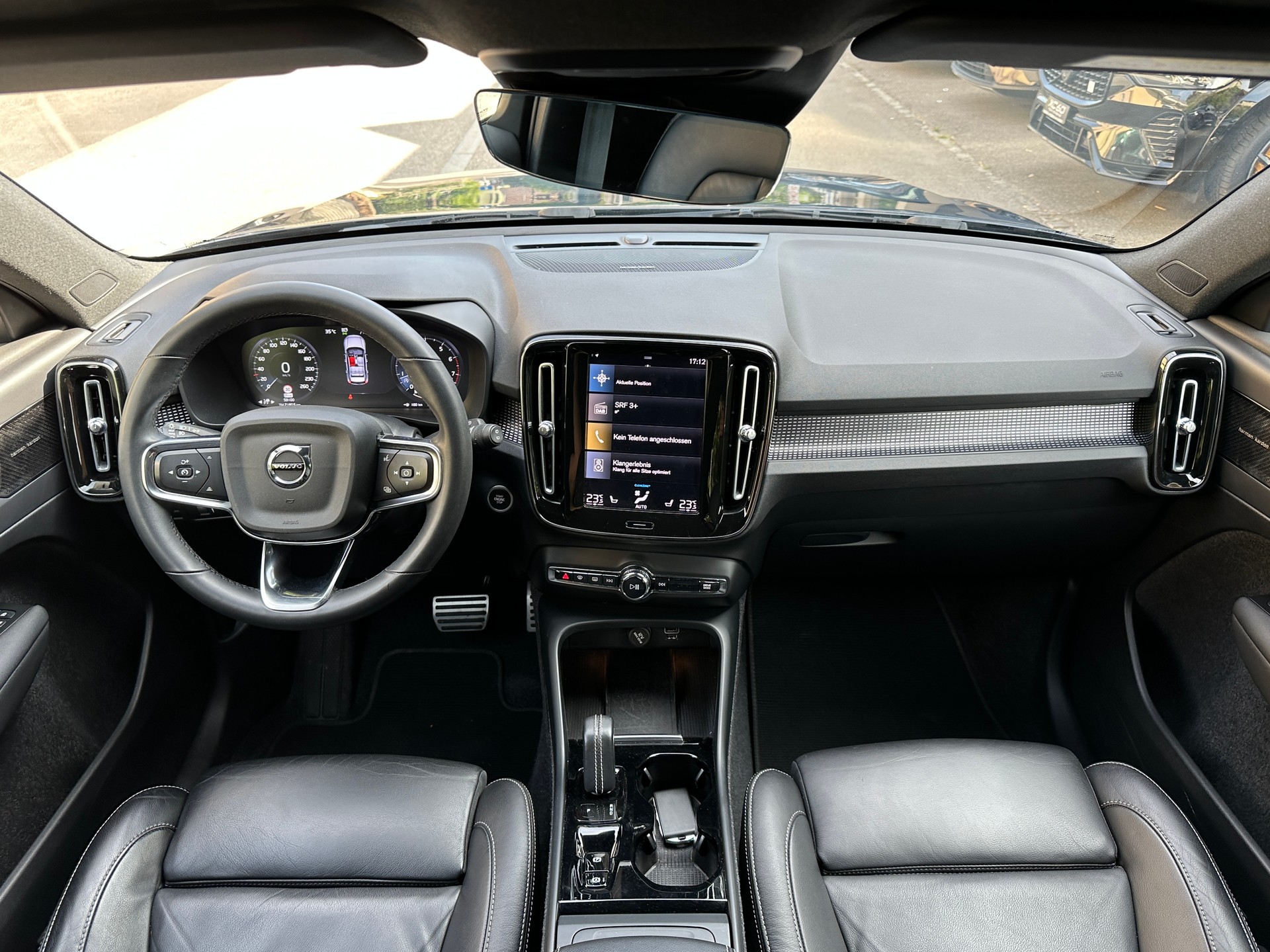 VOLVO XC40 B4 Benzin Mild Hybrid AWD R-Design Geartronic-image-7
