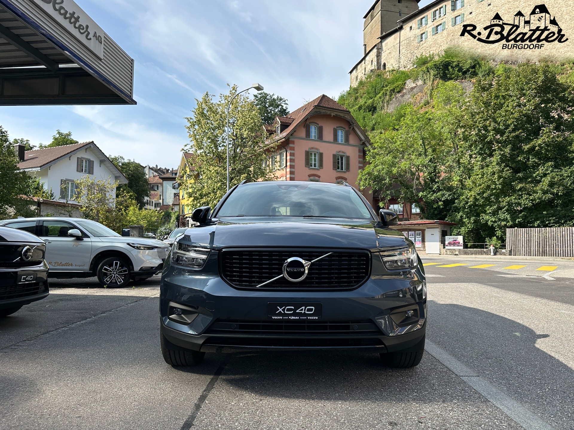 VOLVO XC40 B4 Benzin Mild Hybrid AWD R-Design Geartronic-image-1
