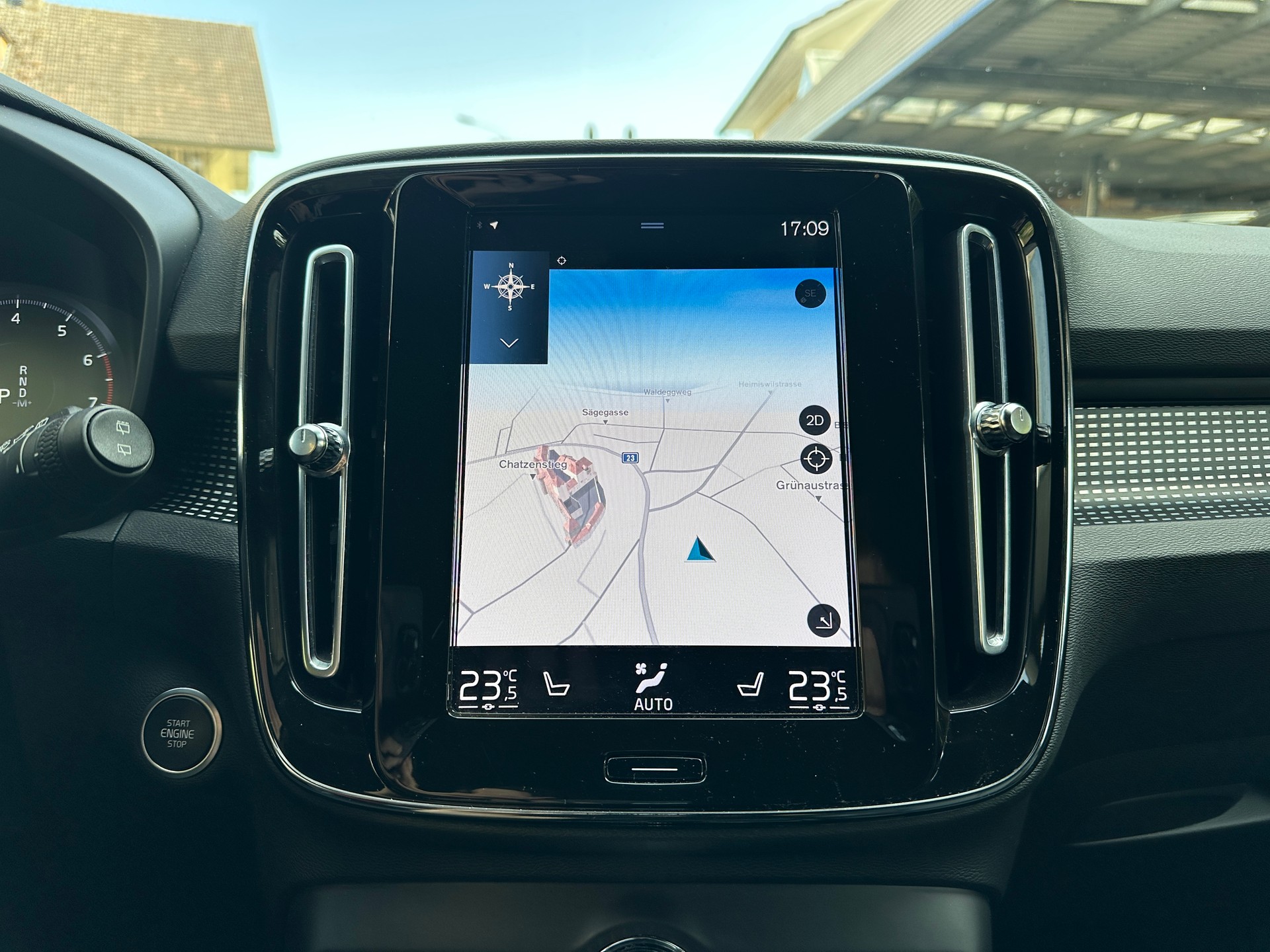 VOLVO XC40 B4 Benzin Mild Hybrid AWD R-Design Geartronic-image-9