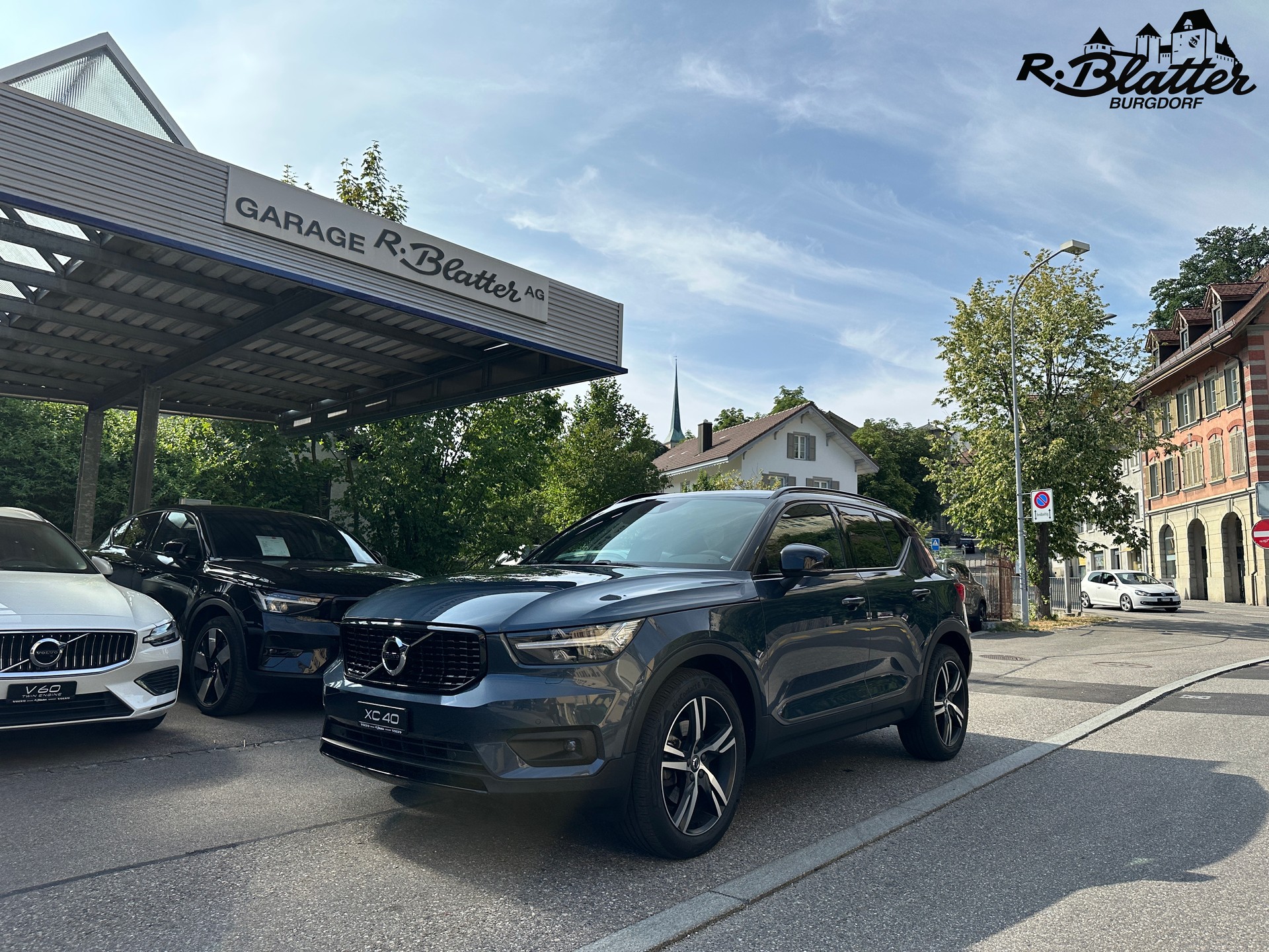 VOLVO XC40 B4 Benzin Mild Hybrid AWD R-Design Geartronic-image-0