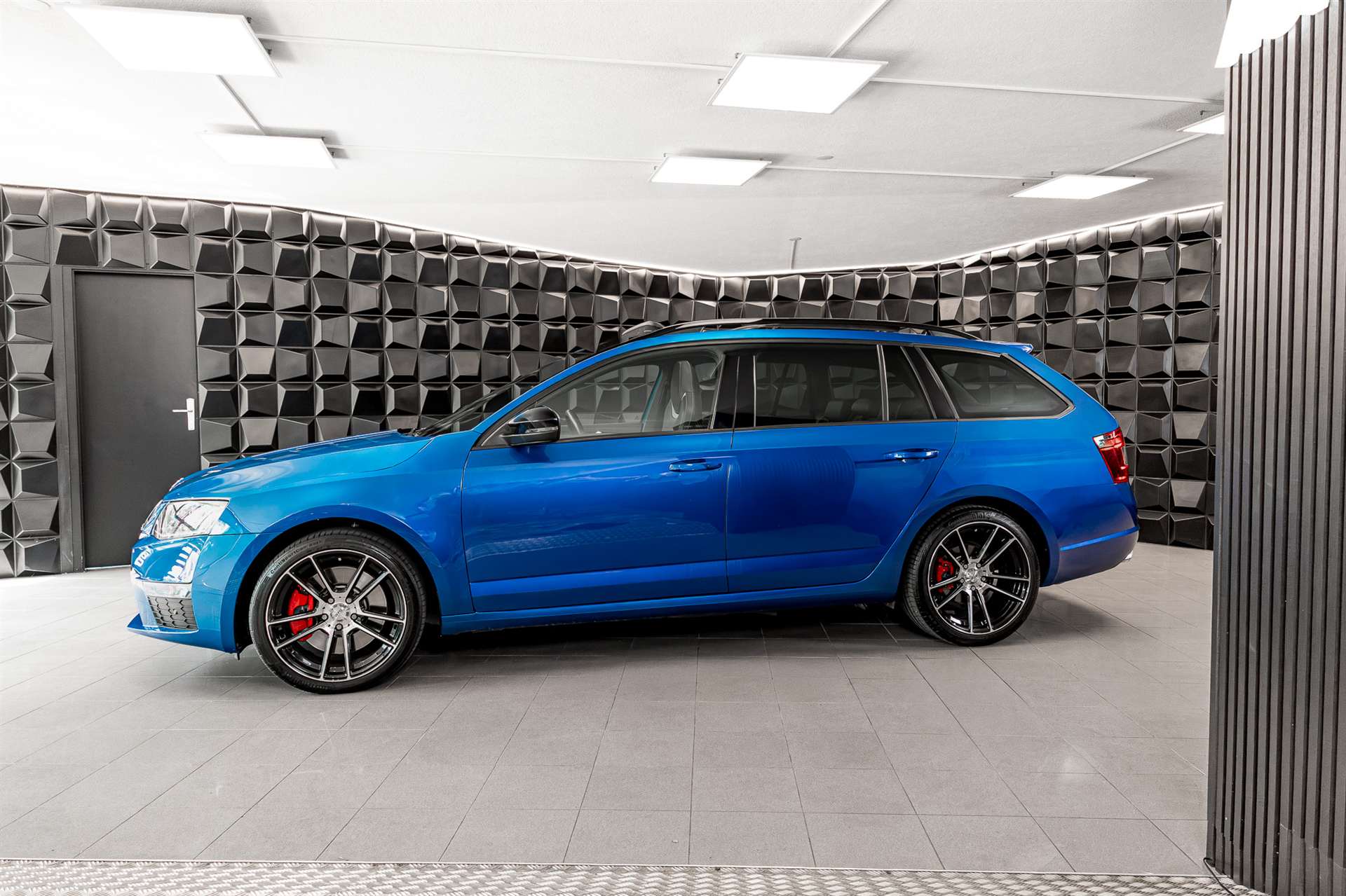 SKODA Octavia Combi 2.0 TSI RS DSG-image-1