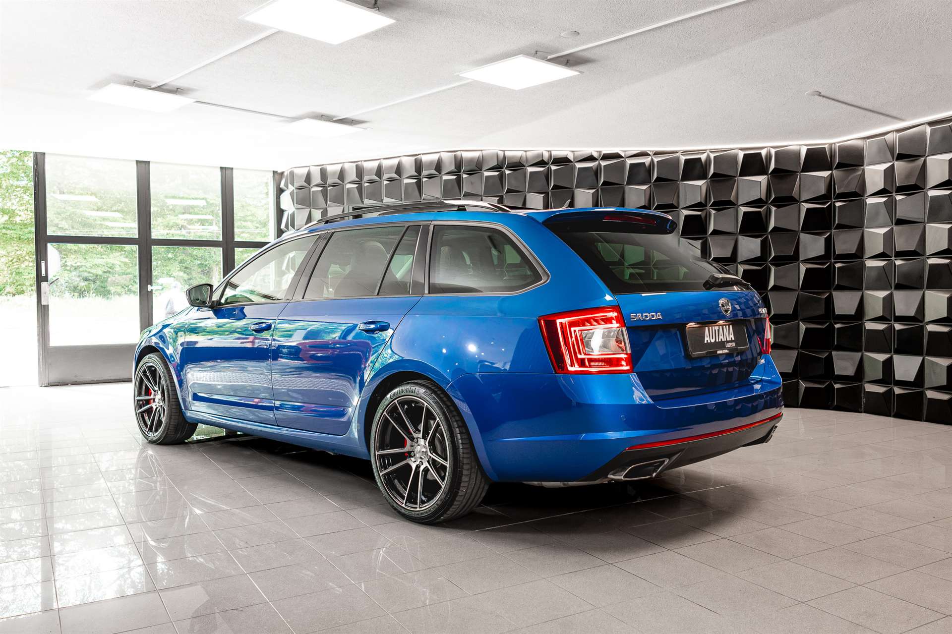 SKODA Octavia Combi 2.0 TSI RS DSG-image-2