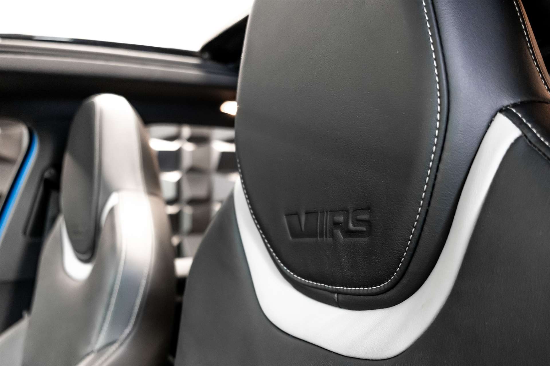 SKODA Octavia Combi 2.0 TSI RS DSG-image-17