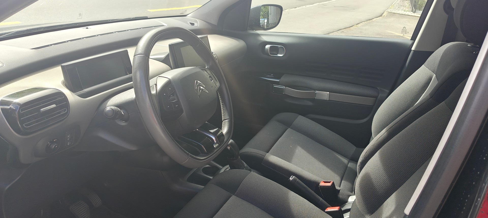 CITROEN C4 Cactus 1.6 BlueHDi Shine Edition-image-8