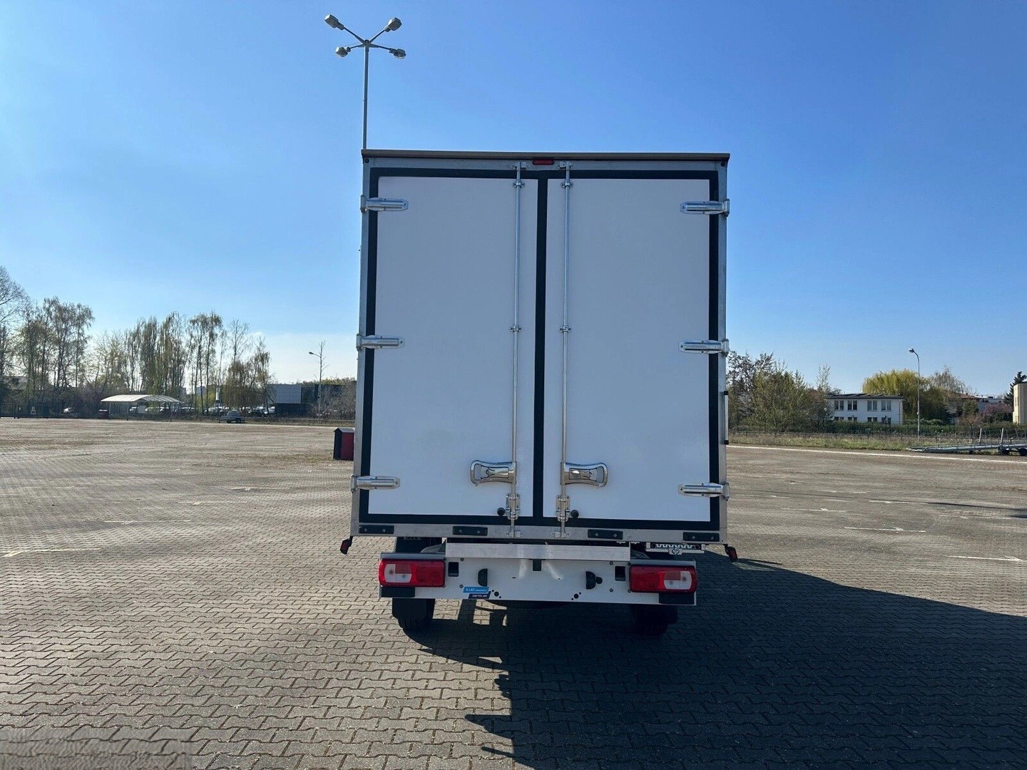 VW Crafter 35 2.0 TDI Kofferumbau HD L4 A-image-4