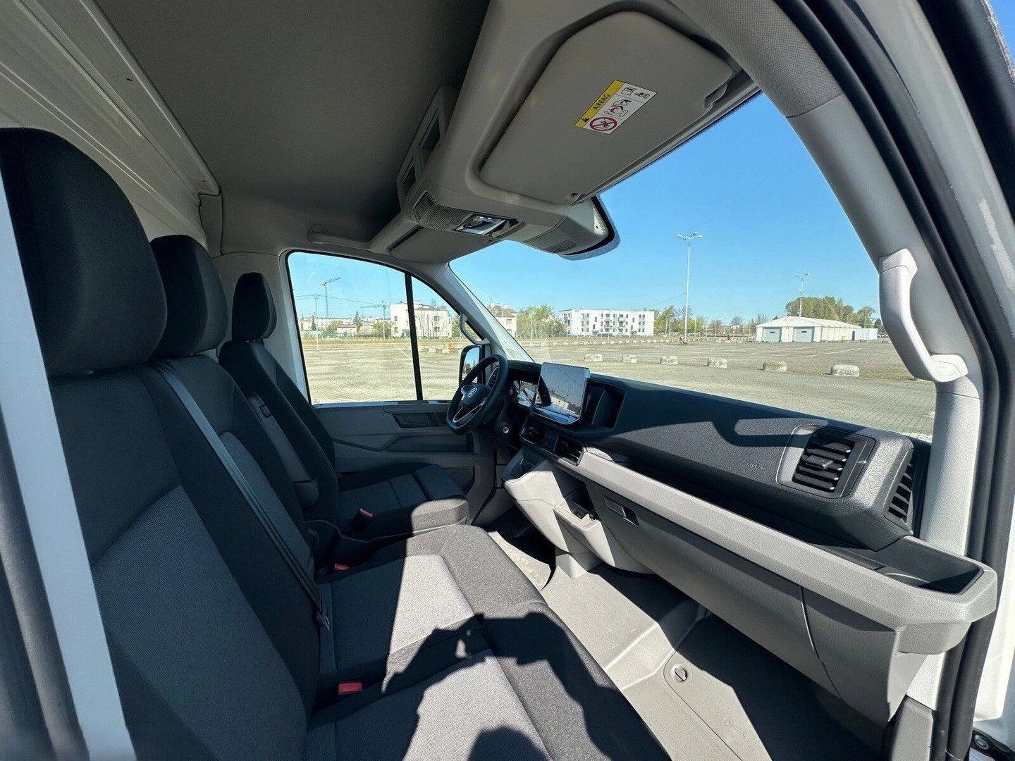VW Crafter 35 2.0 TDI Kofferumbau HD L4 A-image-8