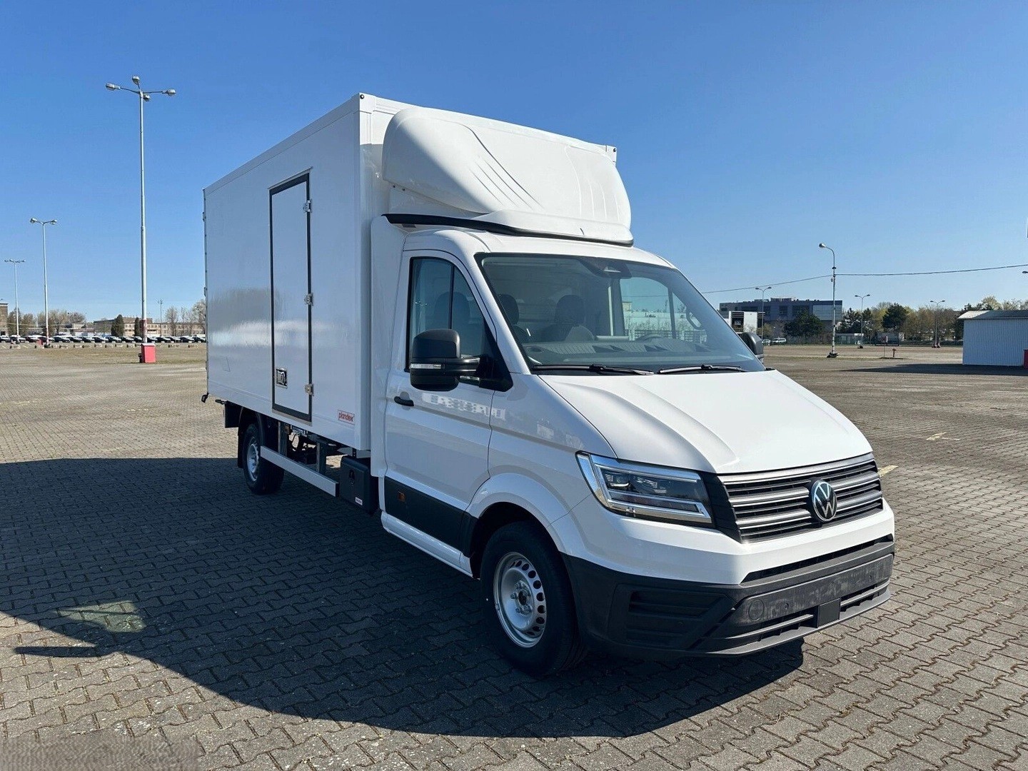 VW Crafter 35 2.0 TDI Kofferumbau HD L4 A-image-2
