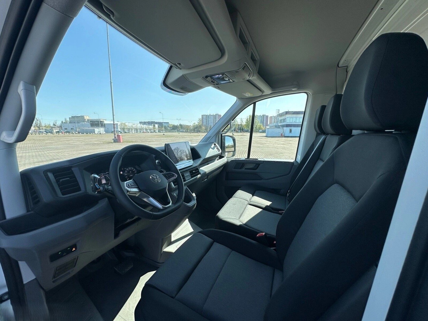 VW Crafter 35 2.0 TDI Kofferumbau HD L4 A-image-7