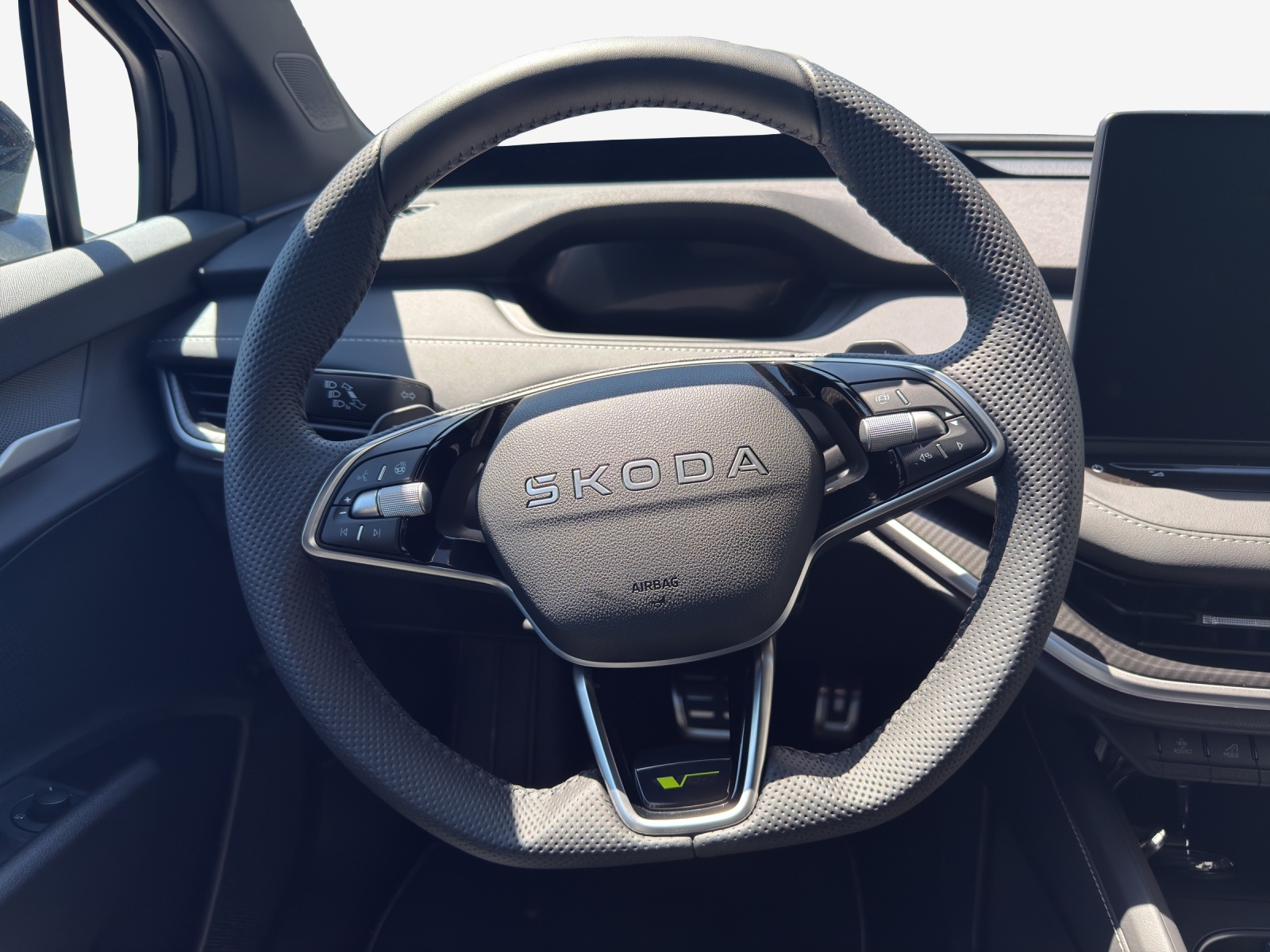 SKODA Enyaq 4x4 RS-image-9