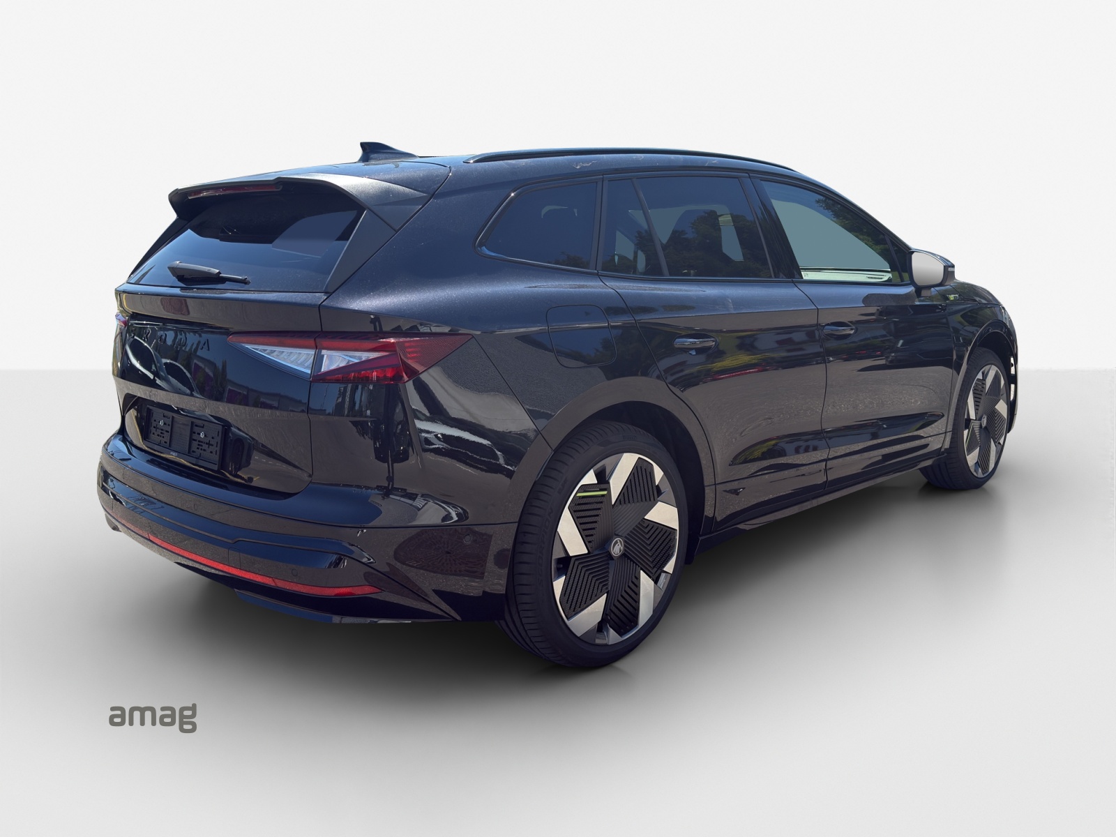 SKODA Enyaq 4x4 RS-image-4