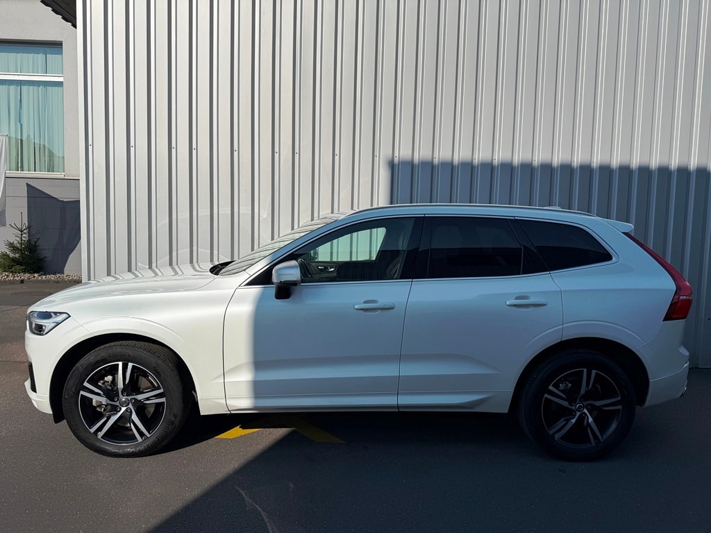 VOLVO XC60 D4 AWD R-Design Geartronic-image-2