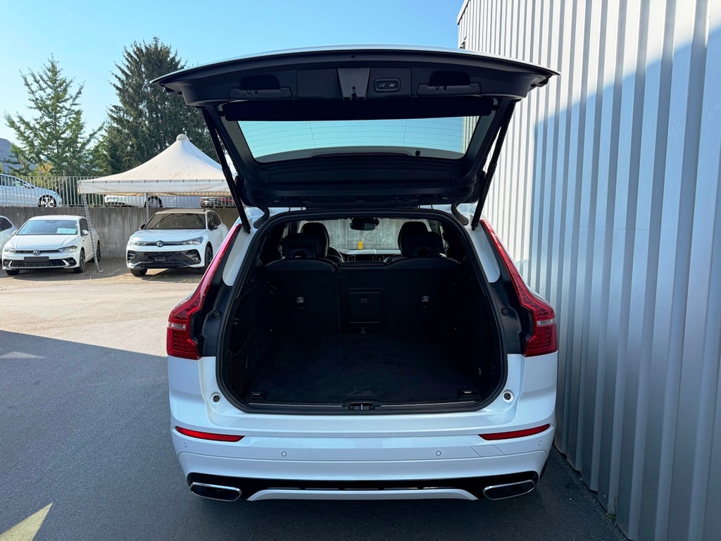 VOLVO XC60 D4 AWD R-Design Geartronic-image-5