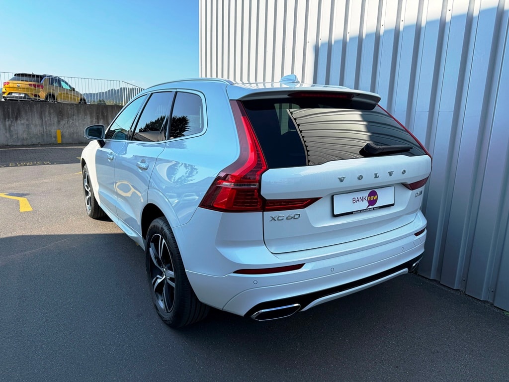 VOLVO XC60 D4 AWD R-Design Geartronic-image-3