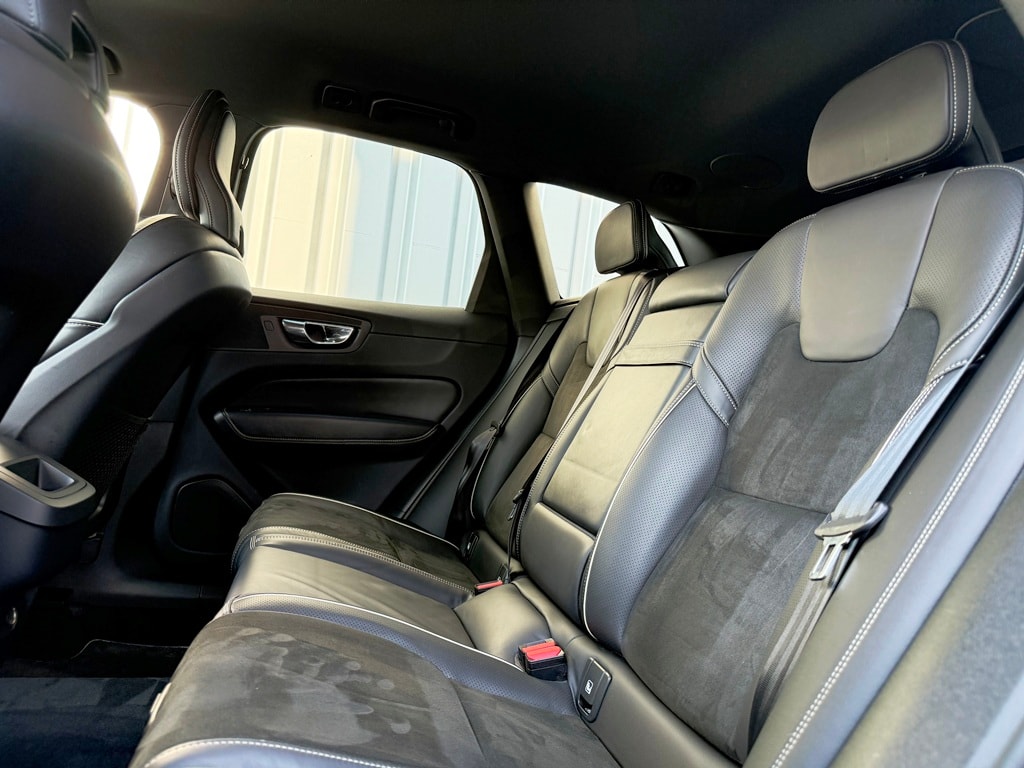 VOLVO XC60 D4 AWD R-Design Geartronic-image-14