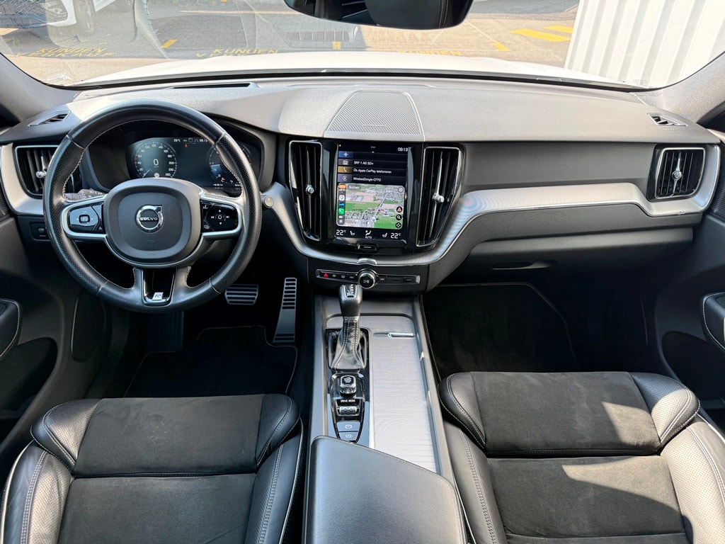 VOLVO XC60 D4 AWD R-Design Geartronic-image-7