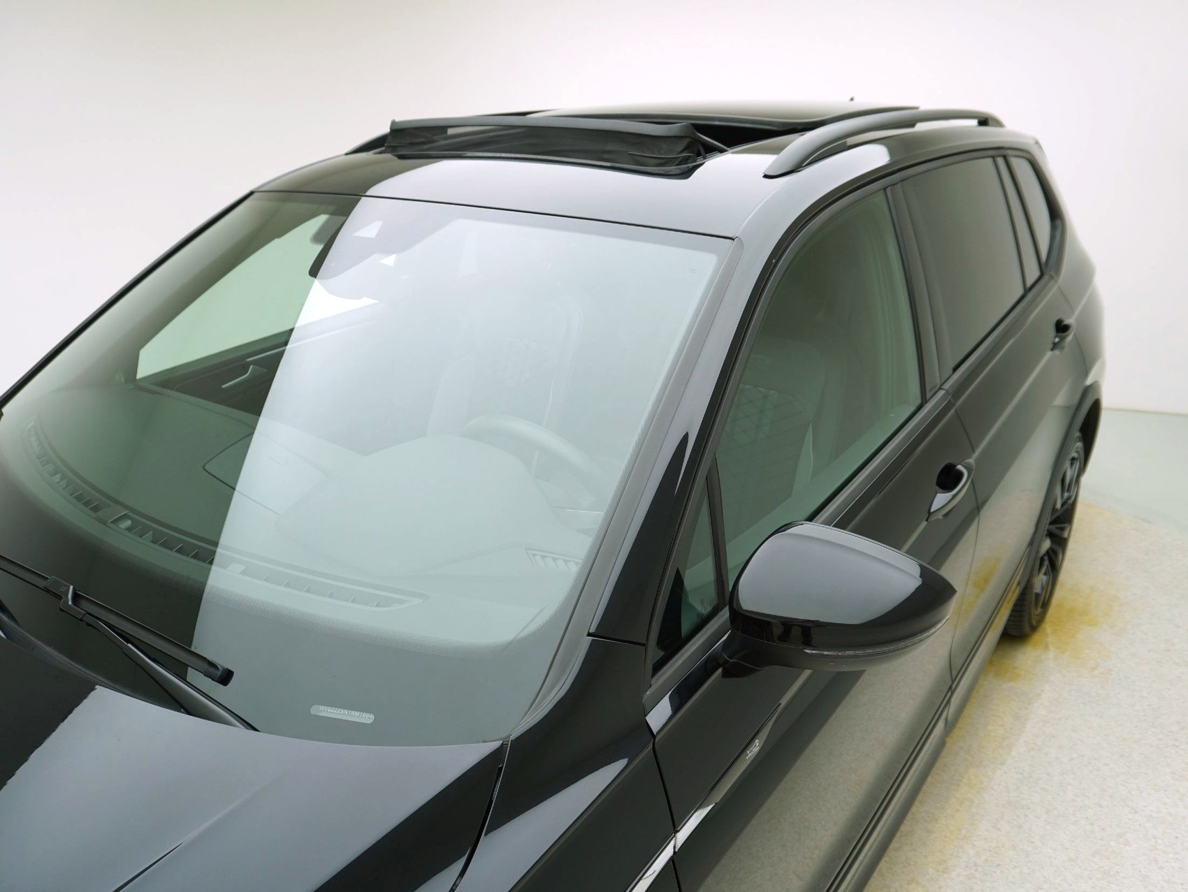VW Tiguan Allspace 2.0 TDI DSG R-Line Black Style 4Motion-image-7