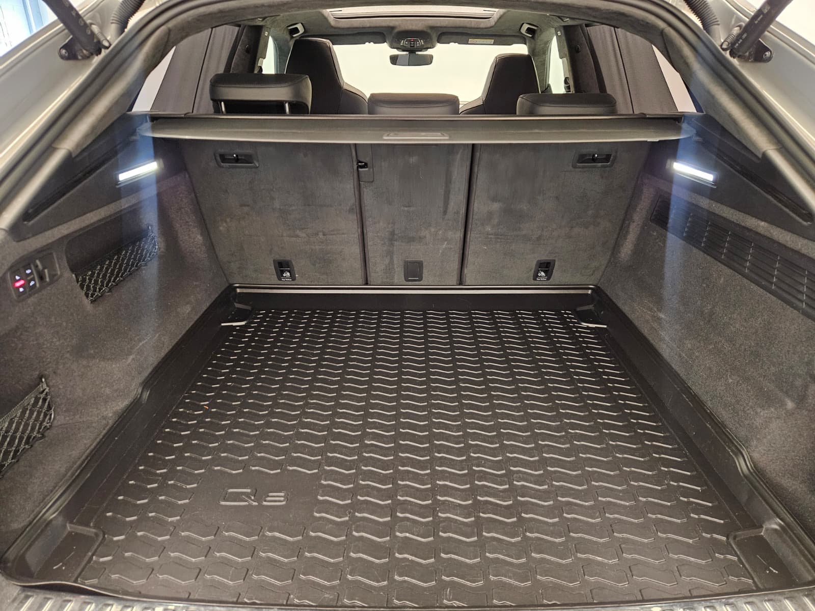 AUDI RSQ8 quattro tiptronic-image-14