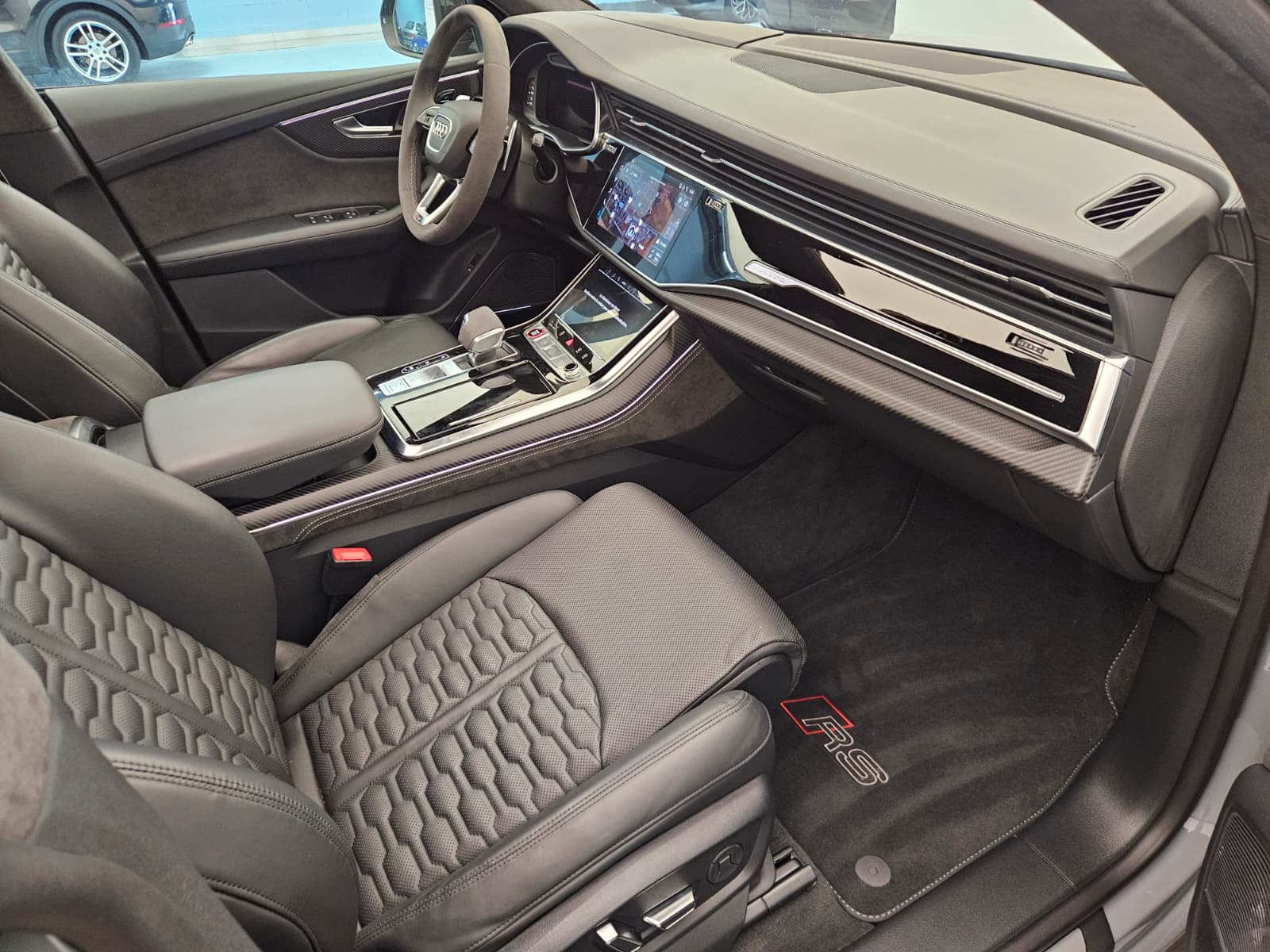 AUDI RSQ8 quattro tiptronic-image-11