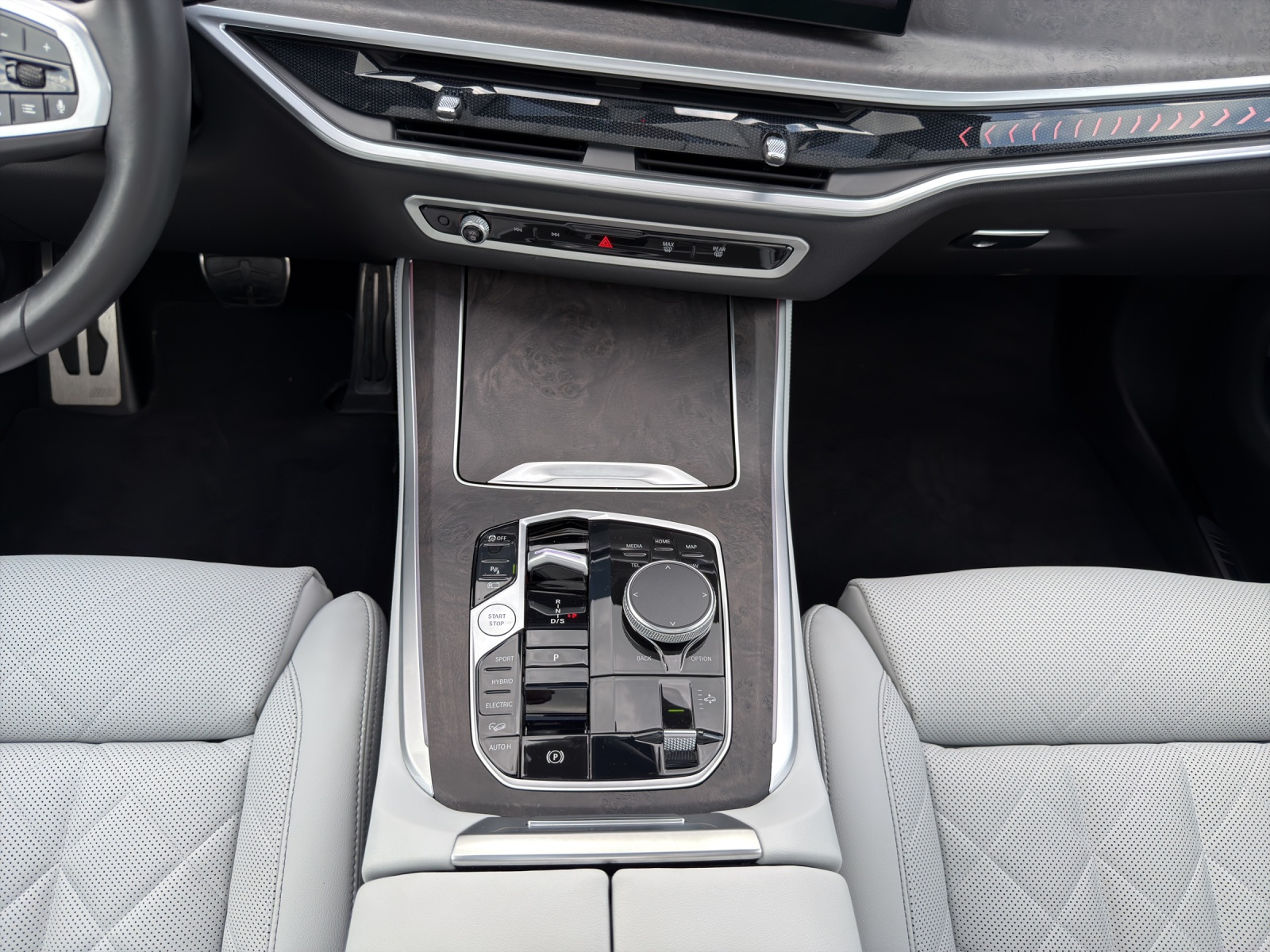 BMW X5 xDrive 50e M Sport Pro Steptronic-image-12