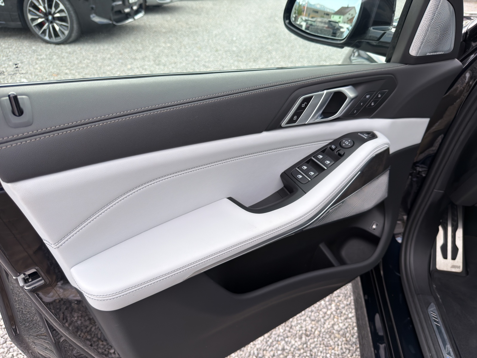 BMW X5 xDrive 50e M Sport Pro Steptronic-image-24