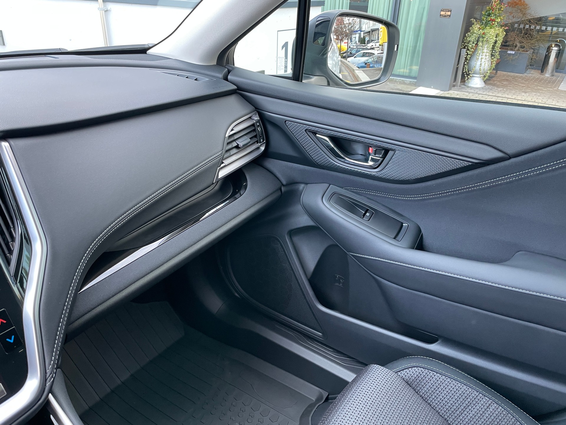 SUBARU Outback 2.5i Advantage AWD Lineartronic-image-24