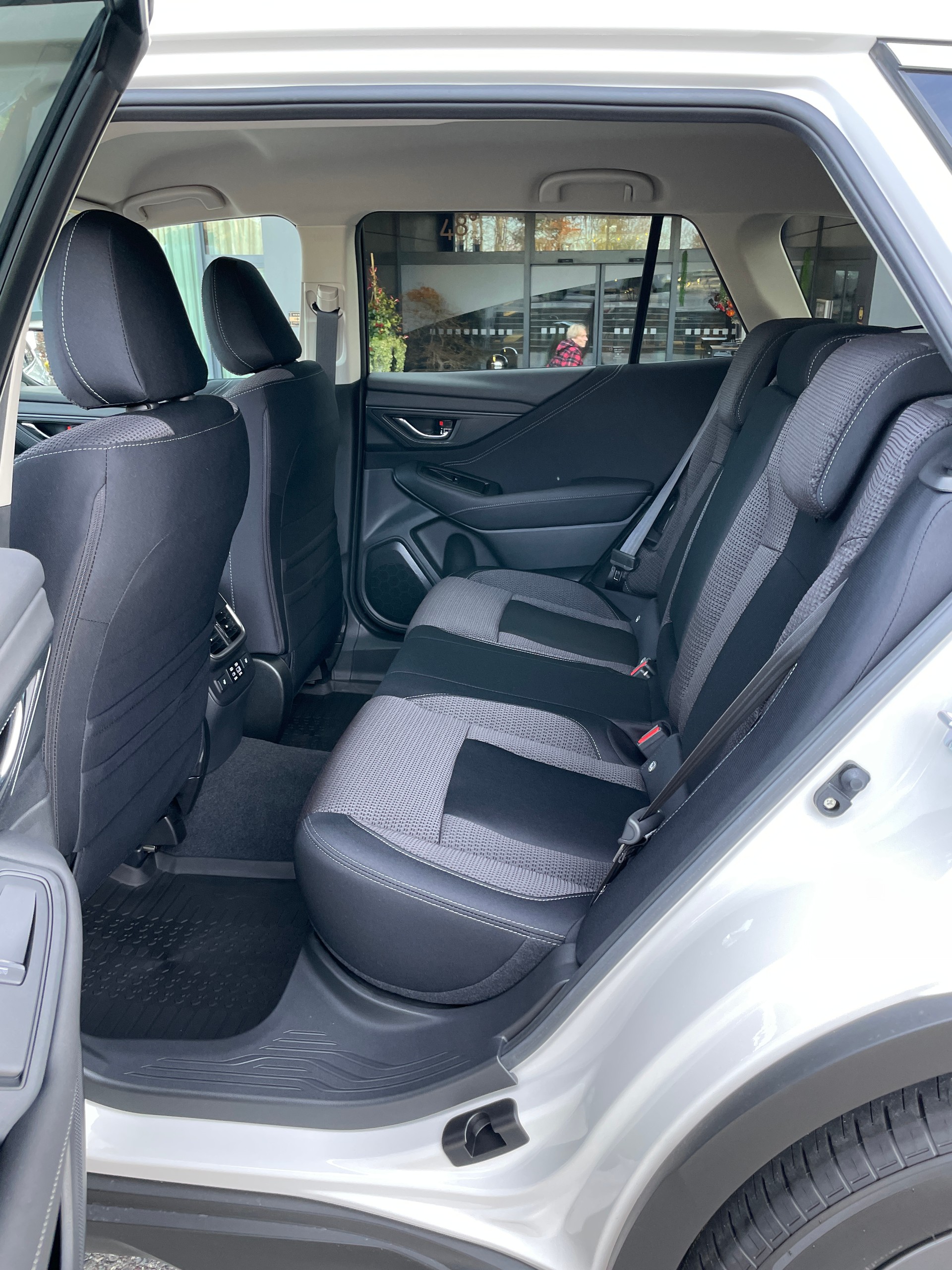 SUBARU Outback 2.5i Advantage AWD Lineartronic-image-14