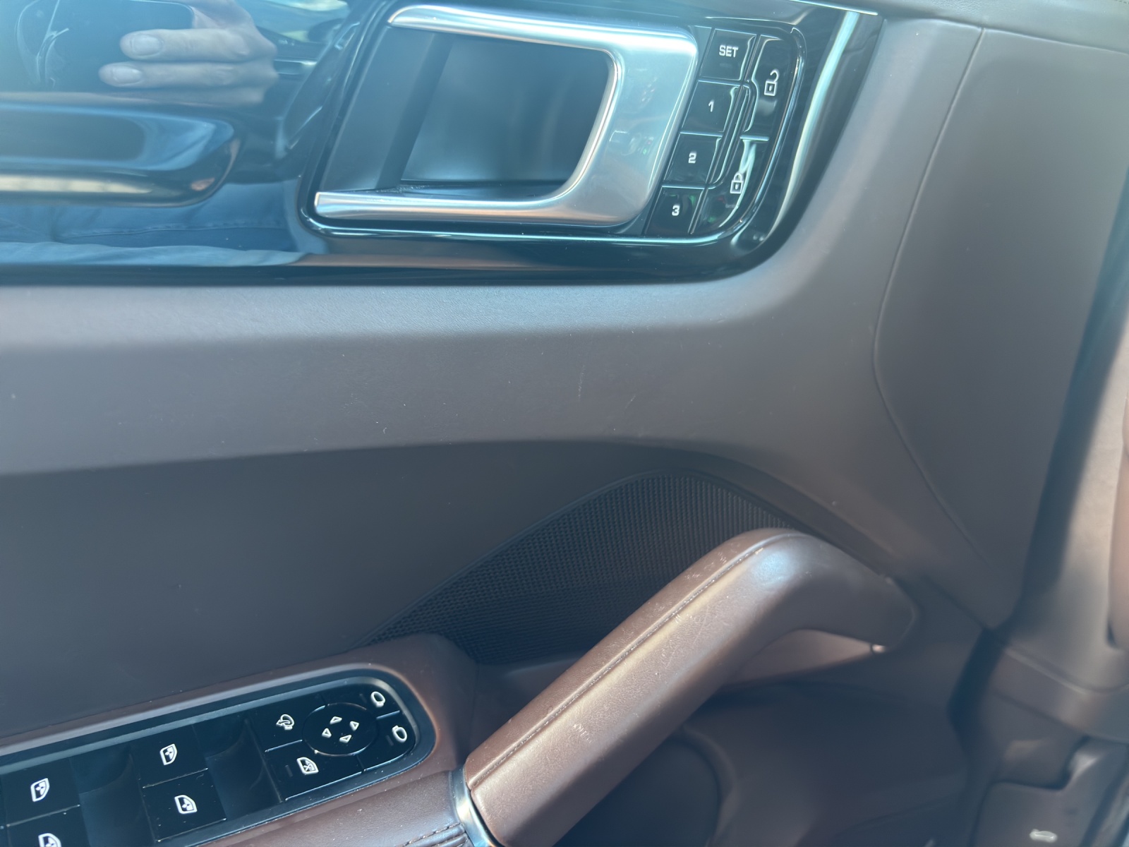 PORSCHE Cayenne-image-10