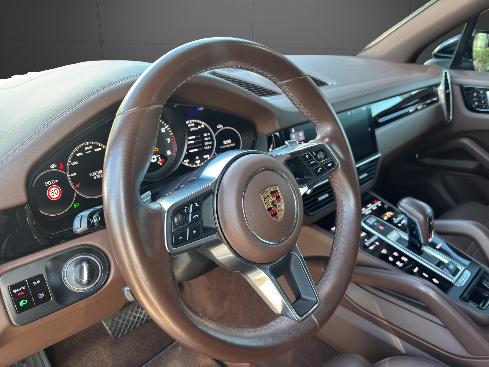 PORSCHE Cayenne-image-4