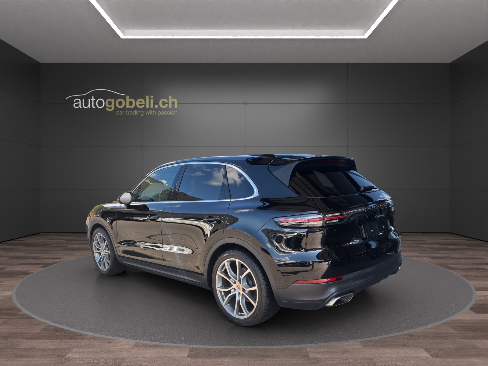 PORSCHE Cayenne-image-1