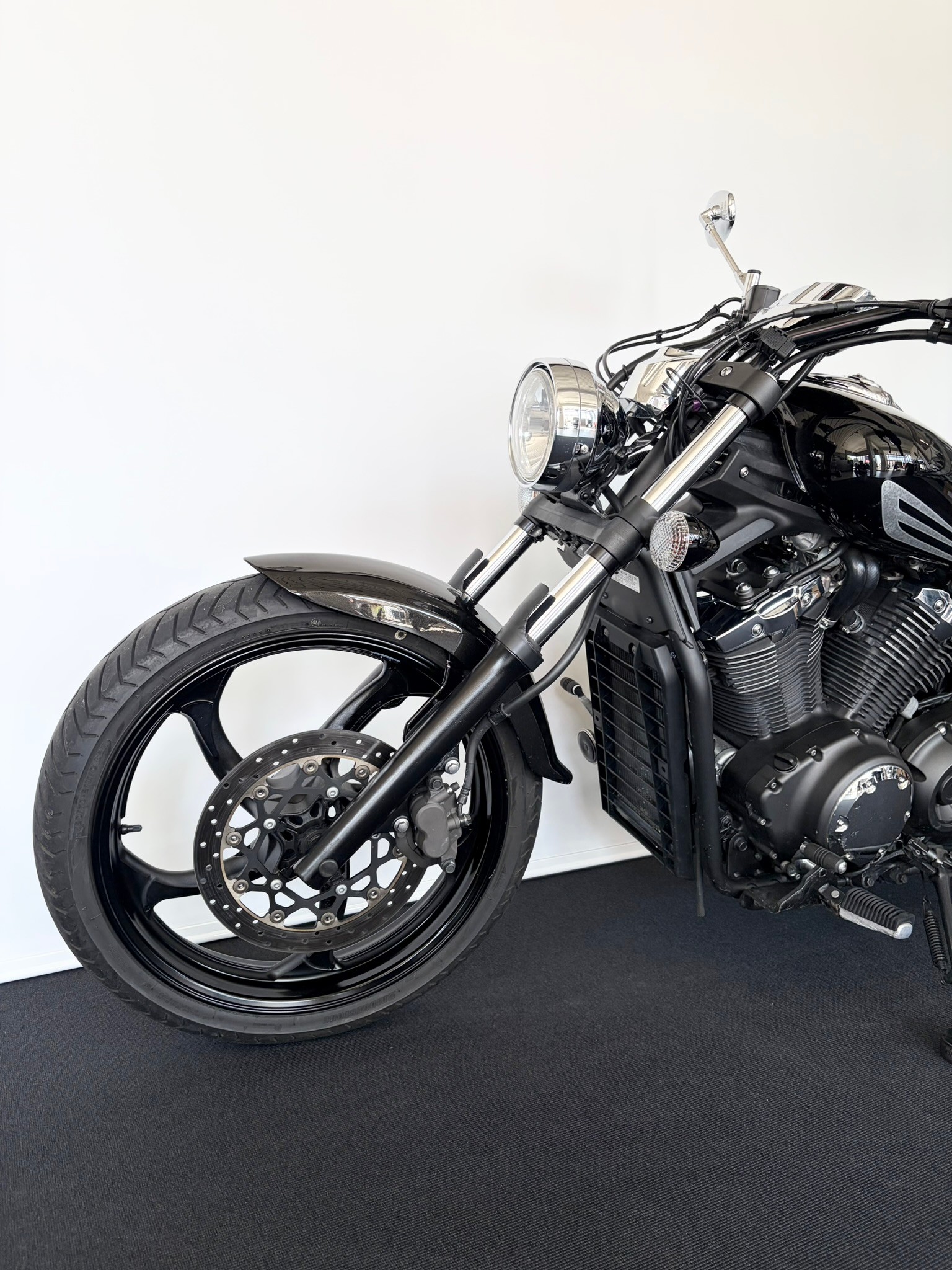 YAMAHA XVS 1300 Custom-showroom-element-2