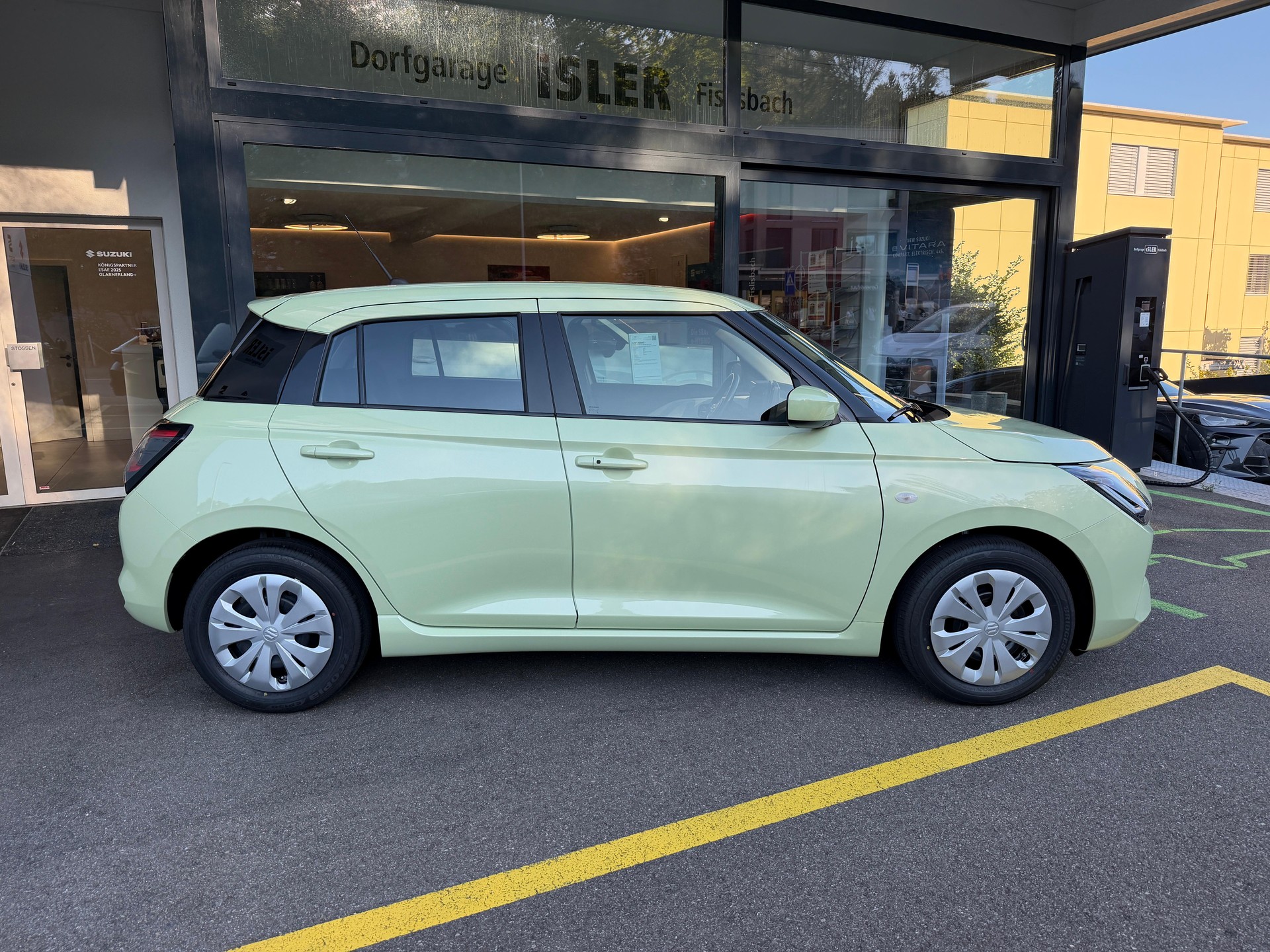 SUZUKI Swift 1.2 Unico Hybrid-image-1