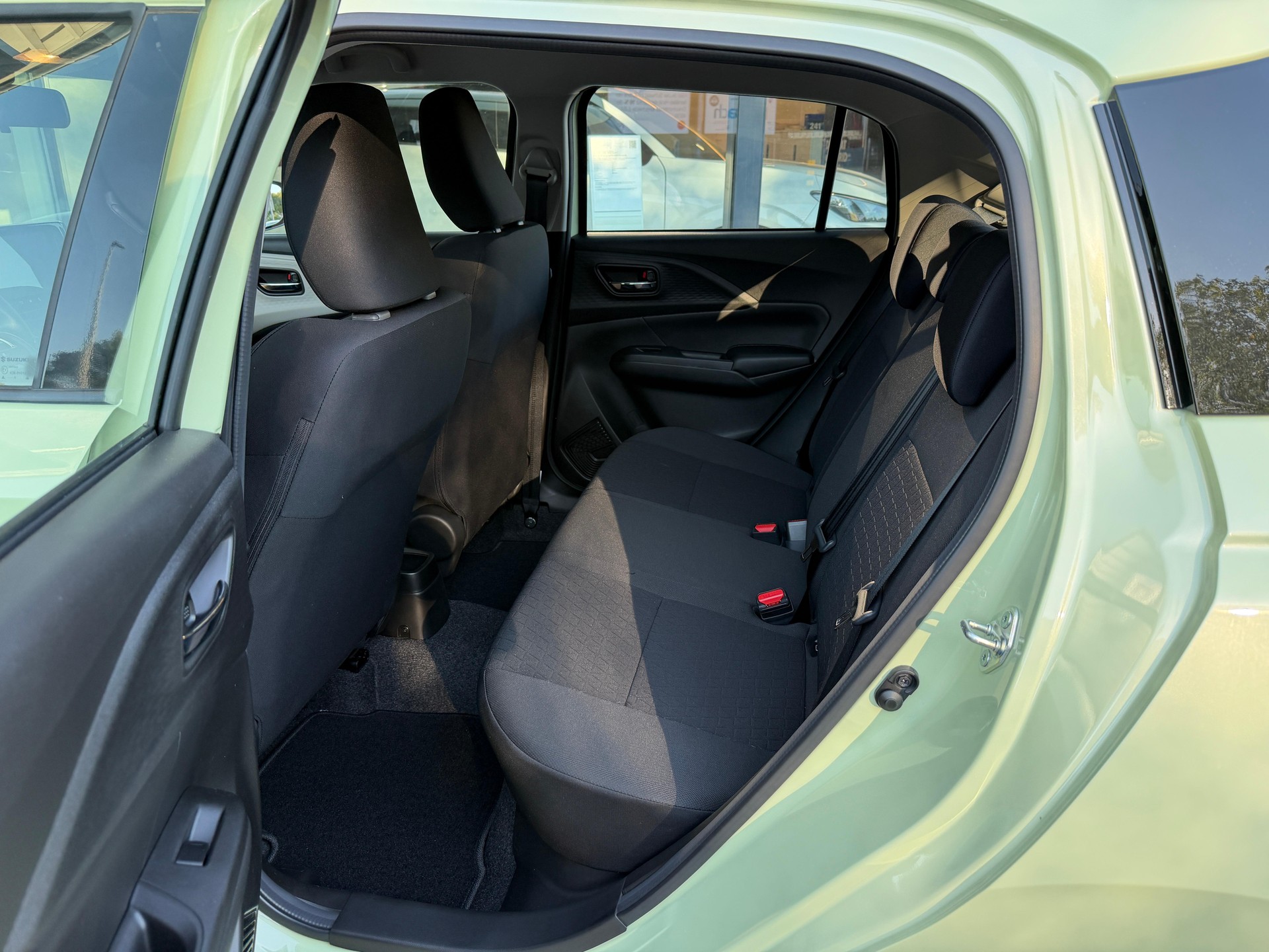 SUZUKI Swift 1.2 Unico Hybrid-image-7