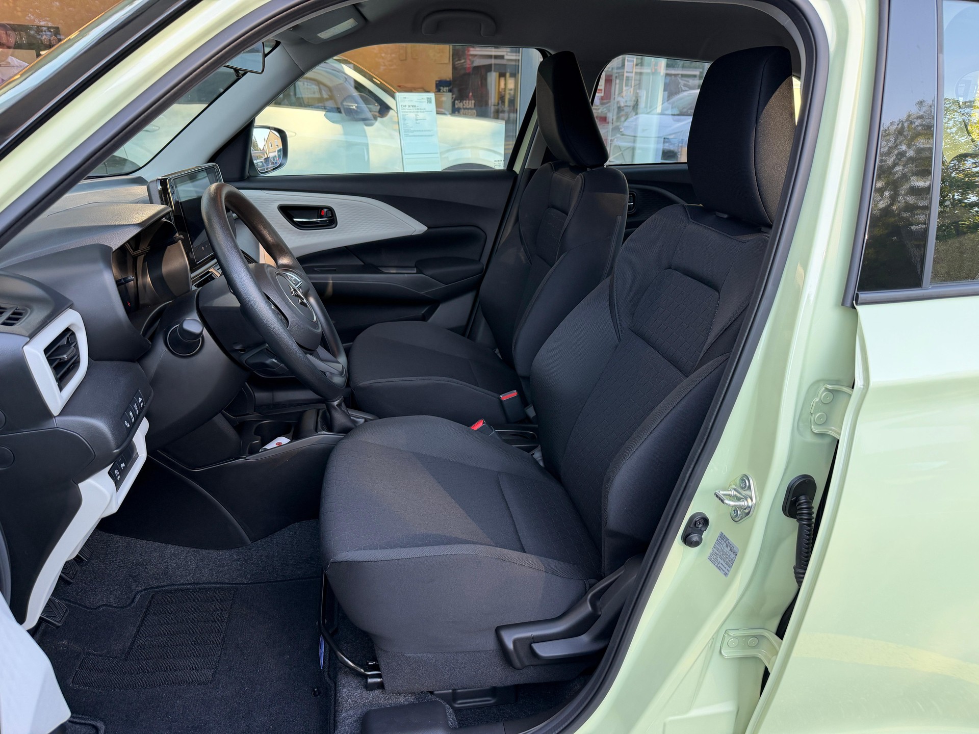 SUZUKI Swift 1.2 Unico Hybrid-image-8