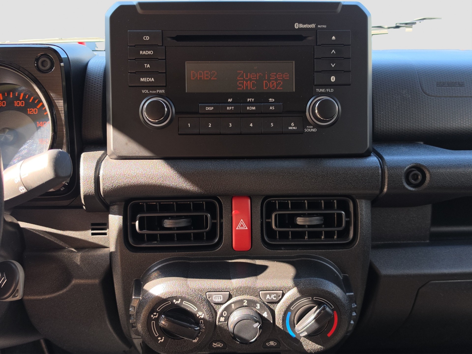 SUZUKI Jimny 1.5 Compact+ 4x4-image-11