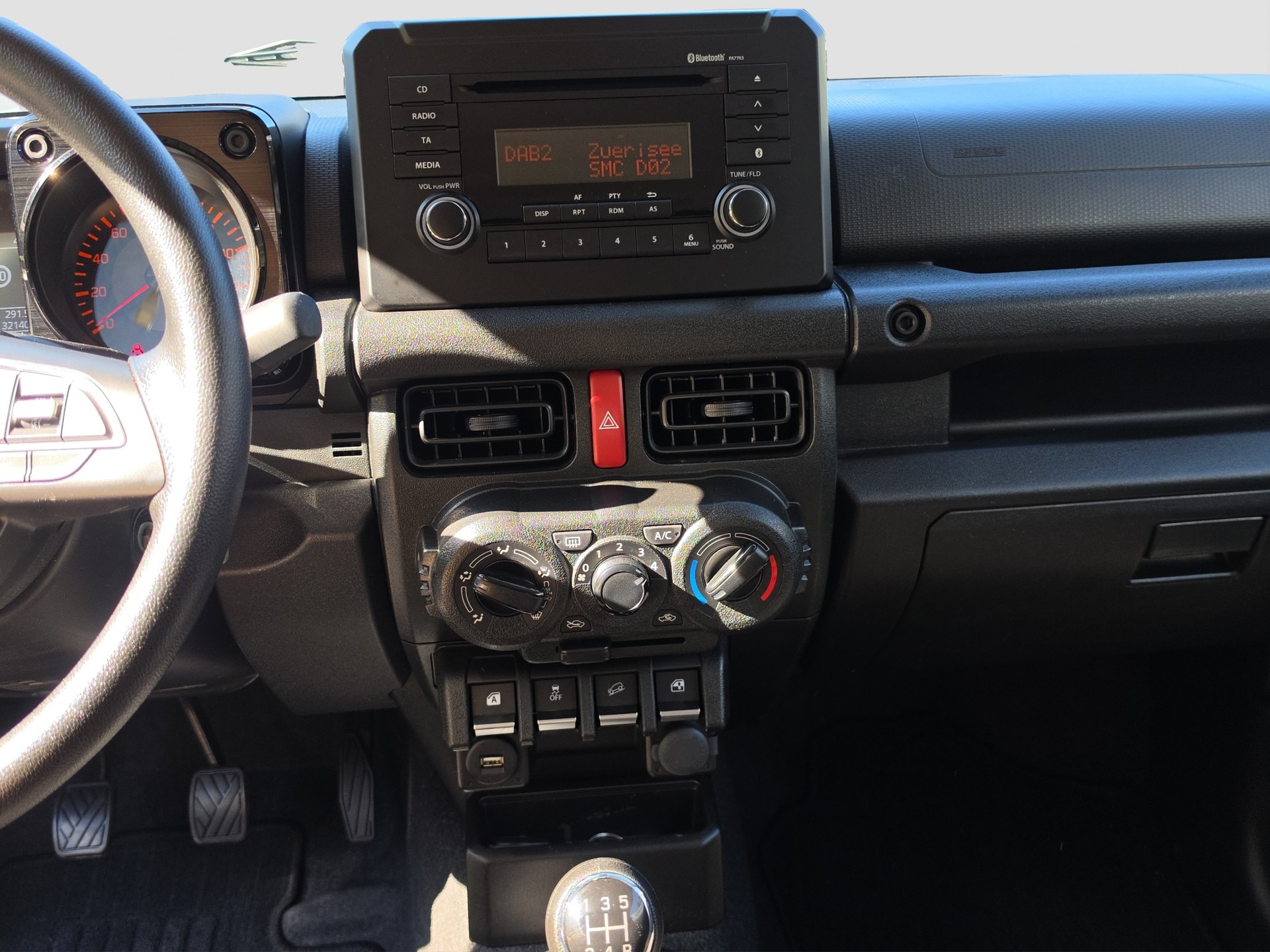 SUZUKI Jimny 1.5 Compact+ 4x4-image-10