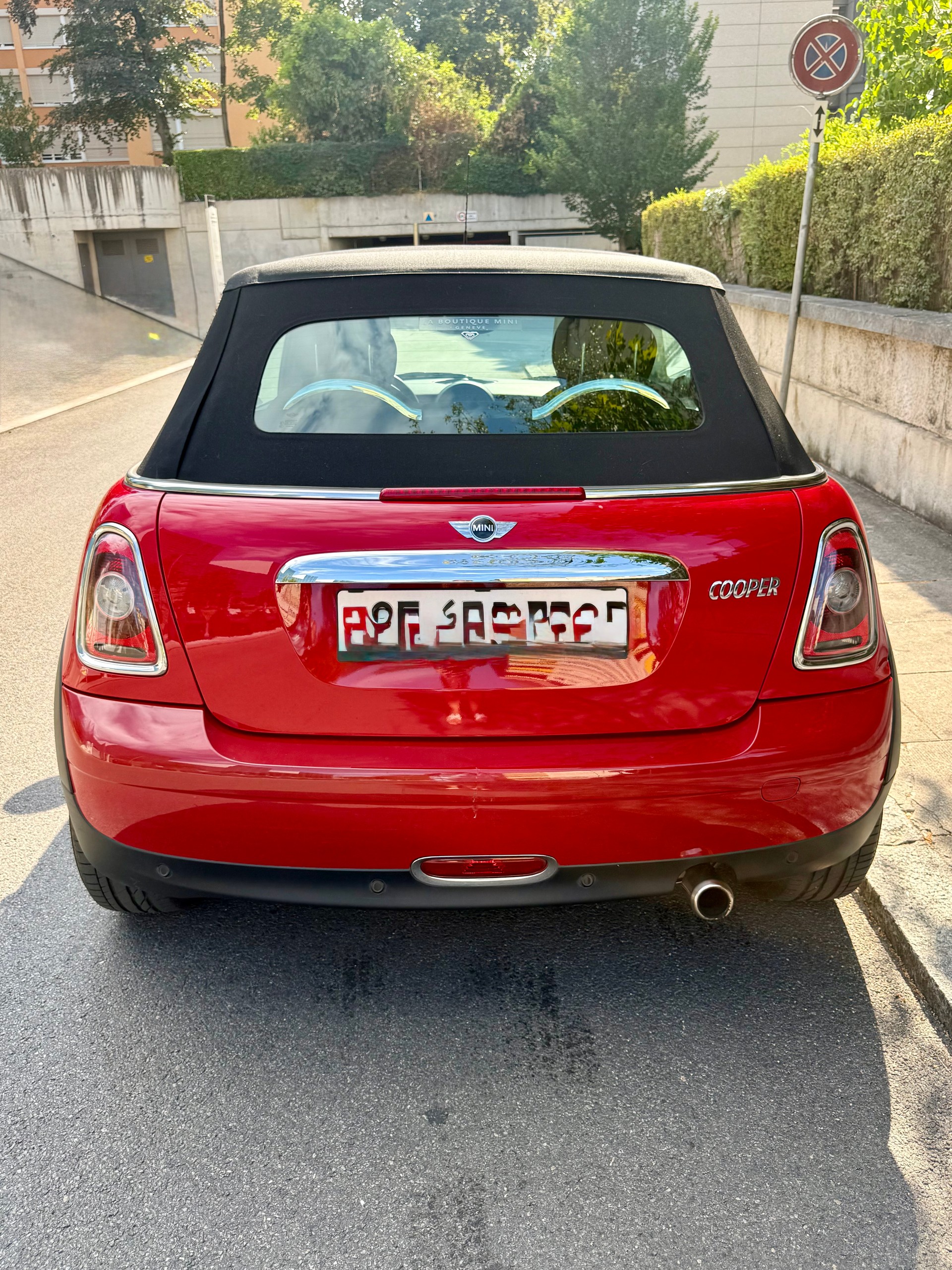 MINI 1.6i Cooper-image-1