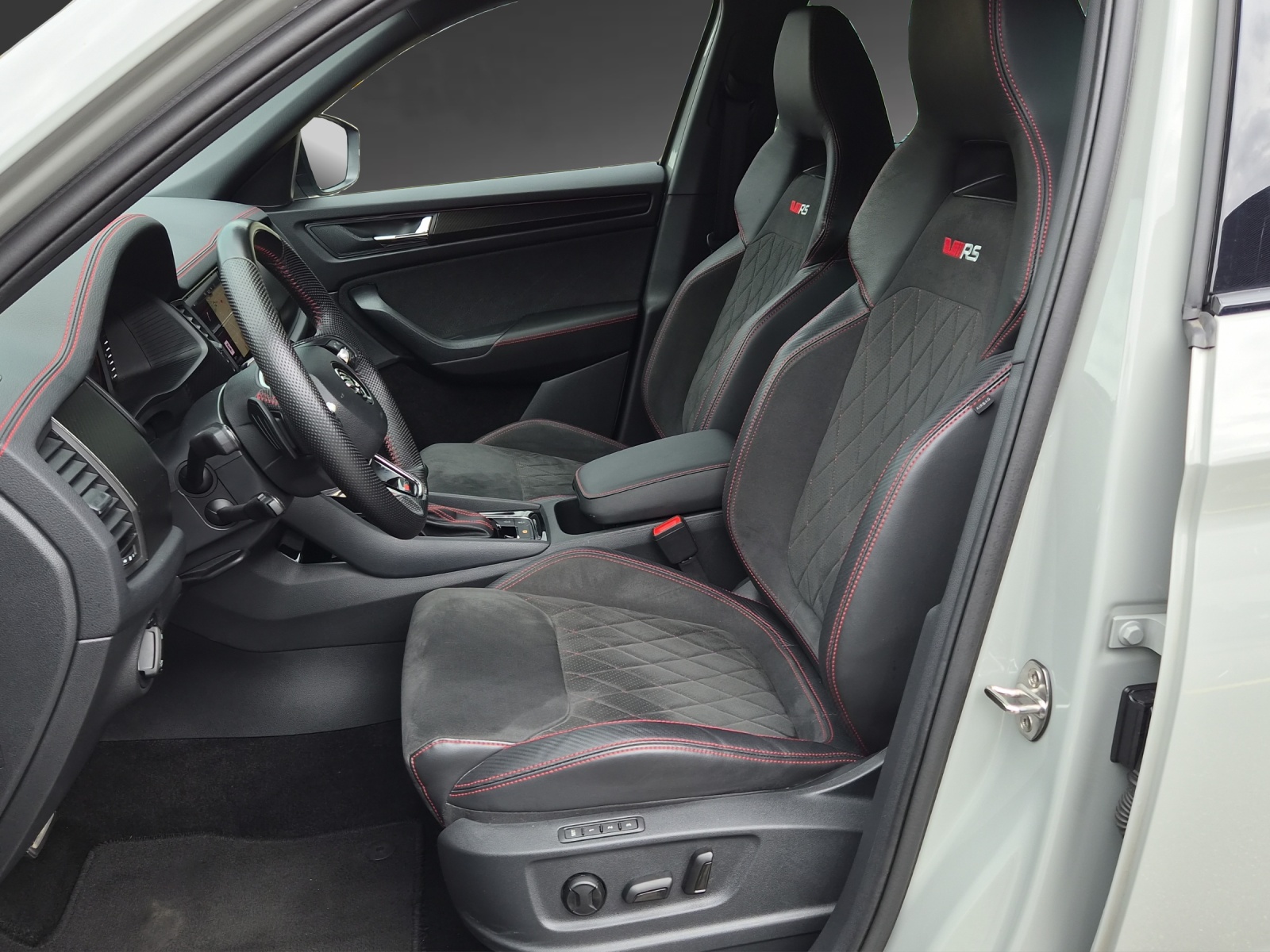 SKODA Kodiaq 2.0 TSI 4x4 RS-image-5