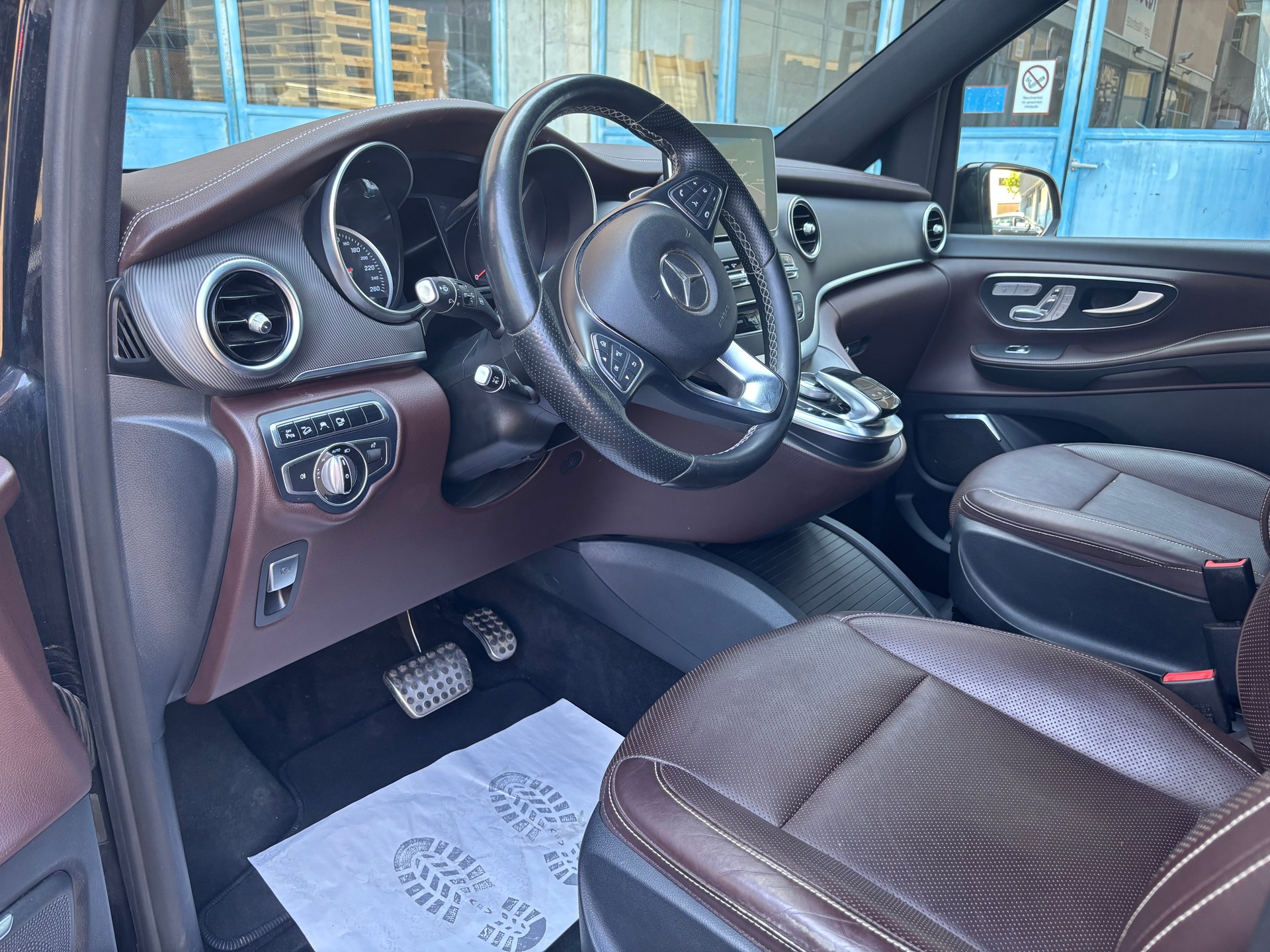 MERCEDES-BENZ V 250 d Swiss Edition LANG 4Matic 7G-Tronic-image-4