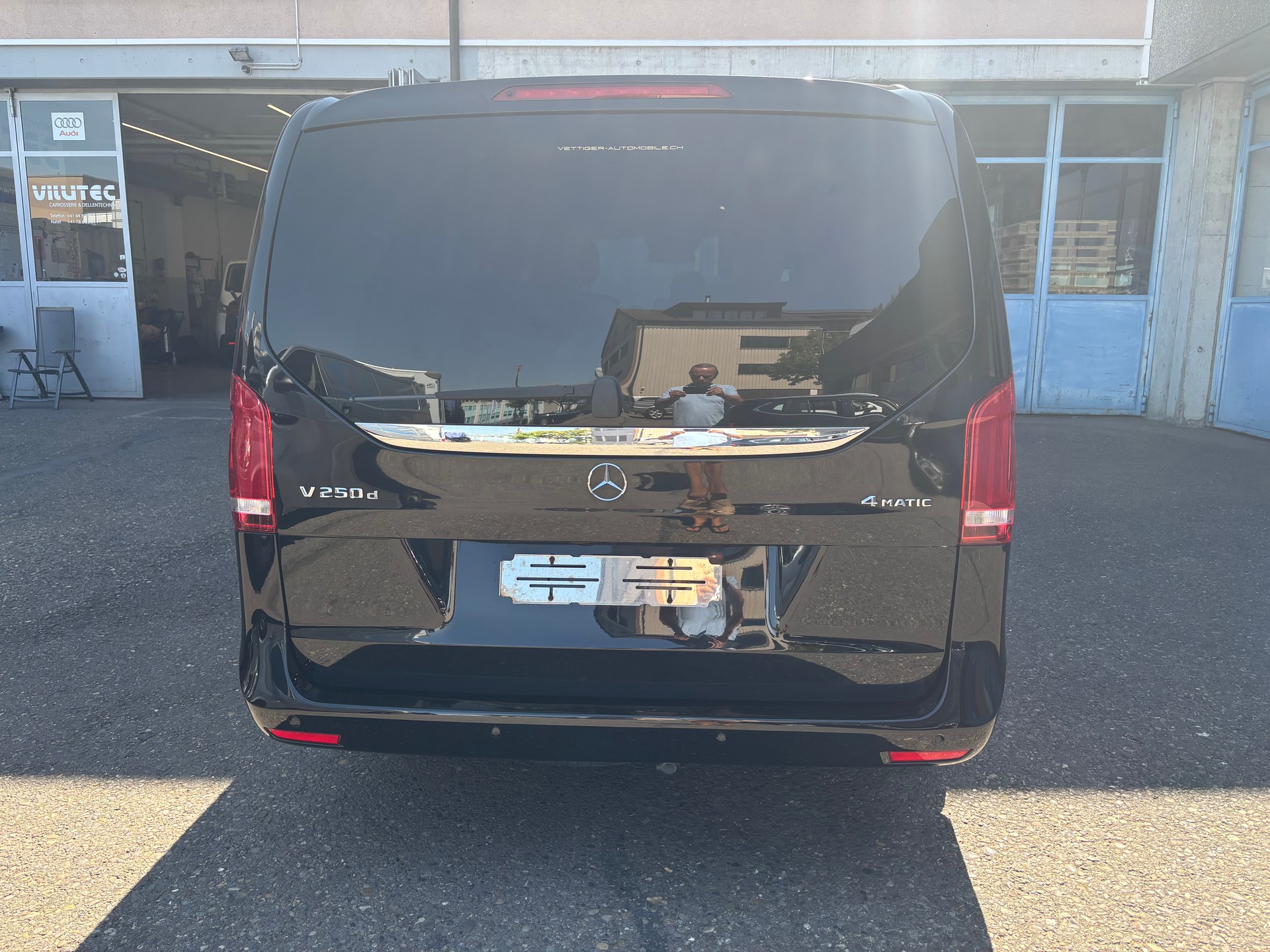 MERCEDES-BENZ V 250 d Swiss Edition LANG 4Matic 7G-Tronic-image-3