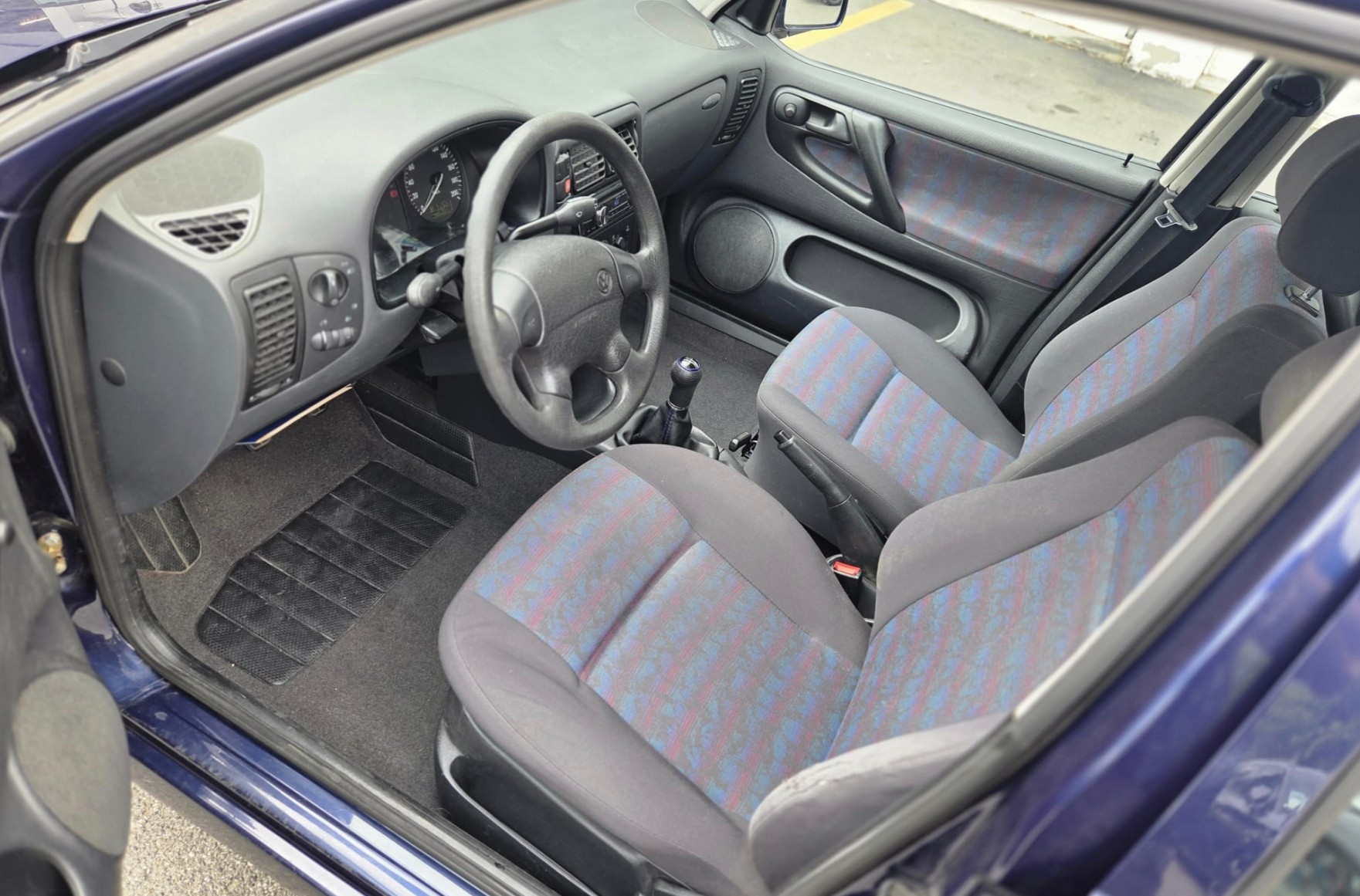 VW Polo 60-image-8
