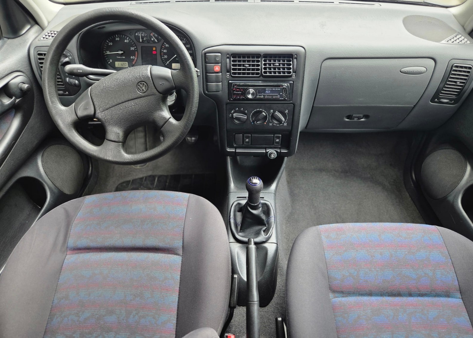 VW Polo 60-image-7