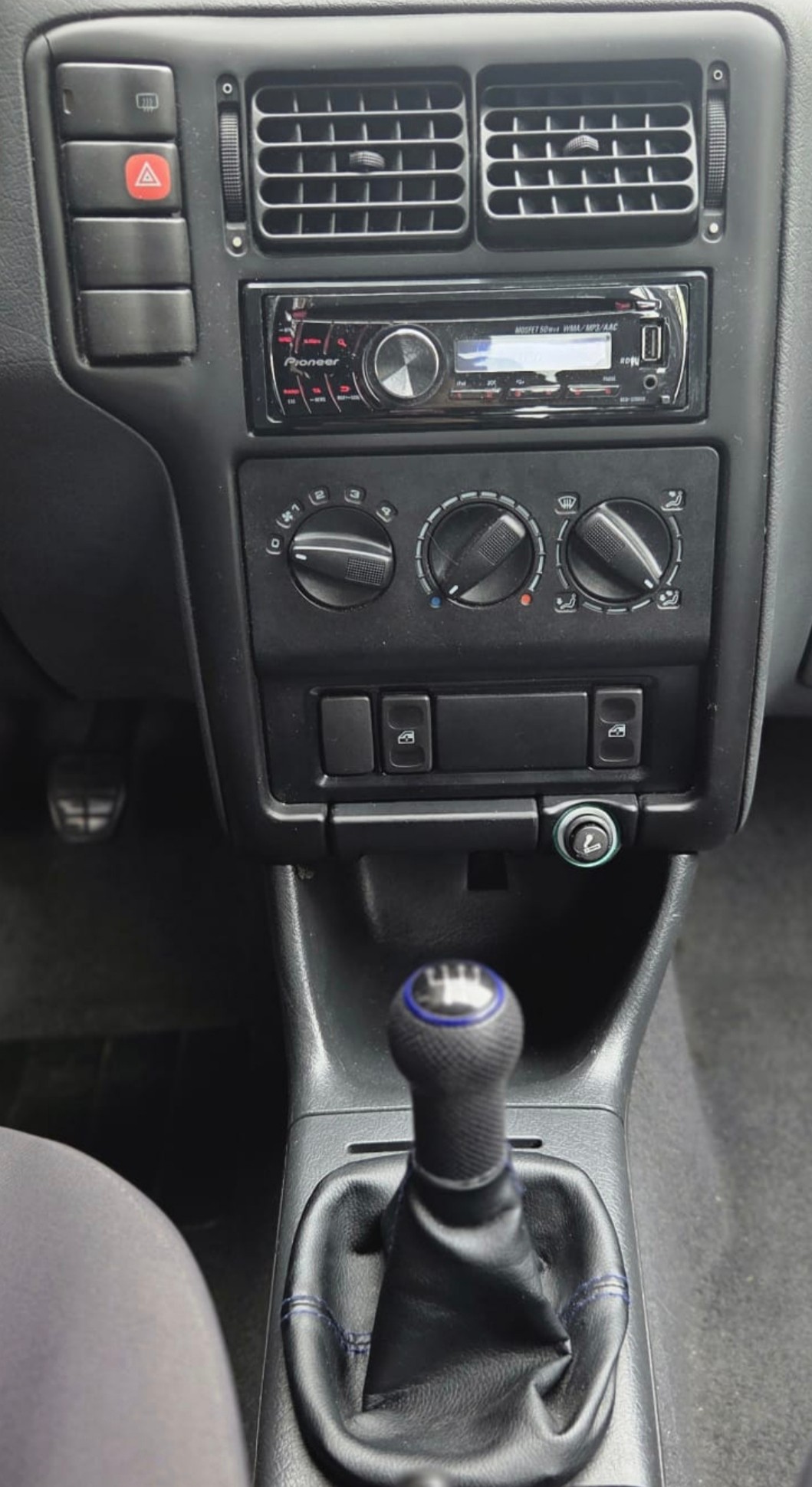 VW Polo 60-image-9