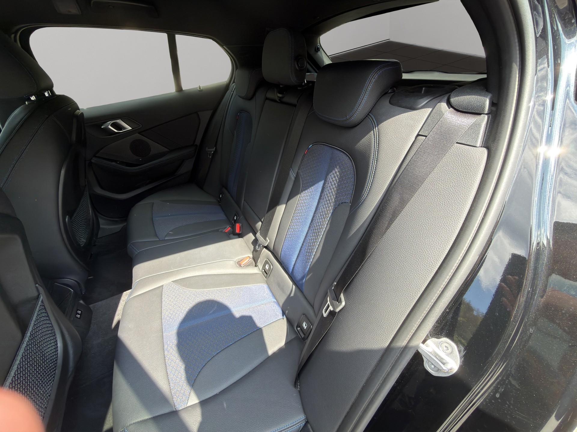 BMW 118i Pure M Sport Essential Edition-image-16