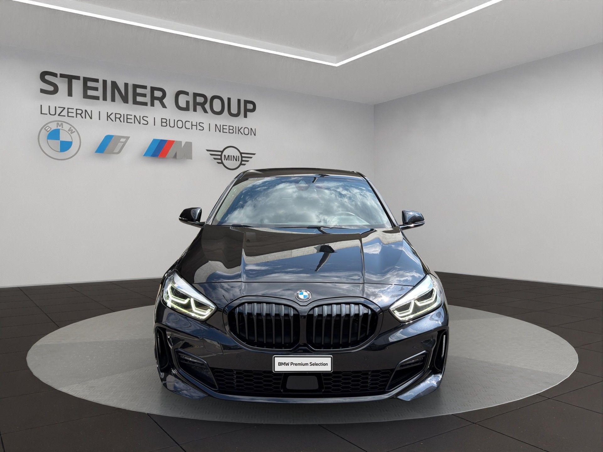 BMW 118i Pure M Sport Essential Edition-image-1
