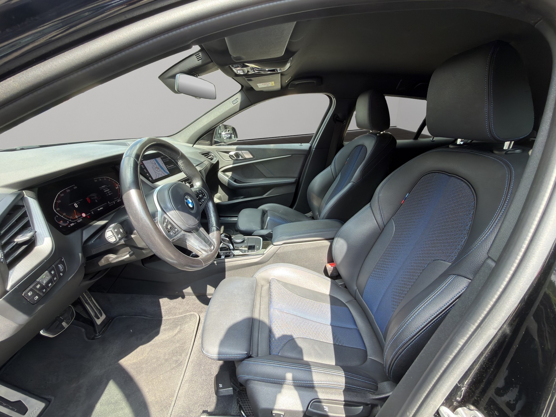 BMW 118i Pure M Sport Essential Edition-image-10