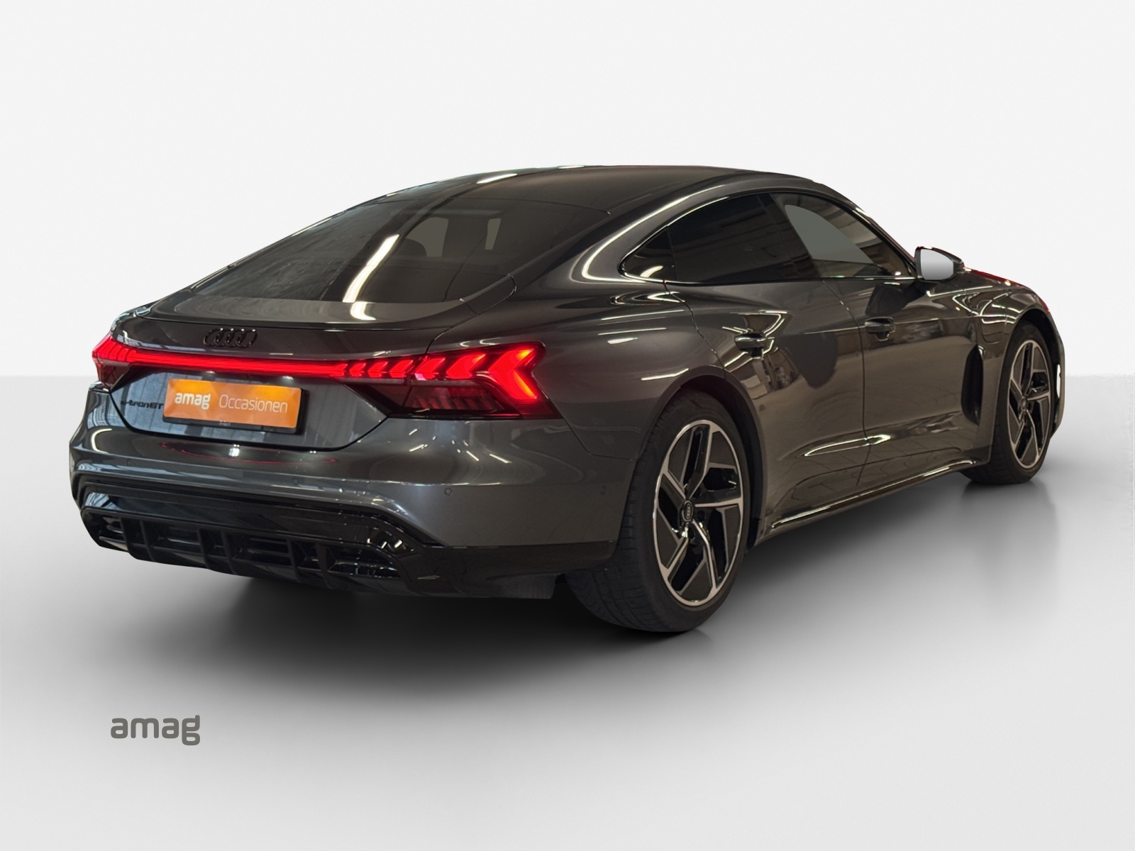 AUDI e-tron GT quattro-image-5