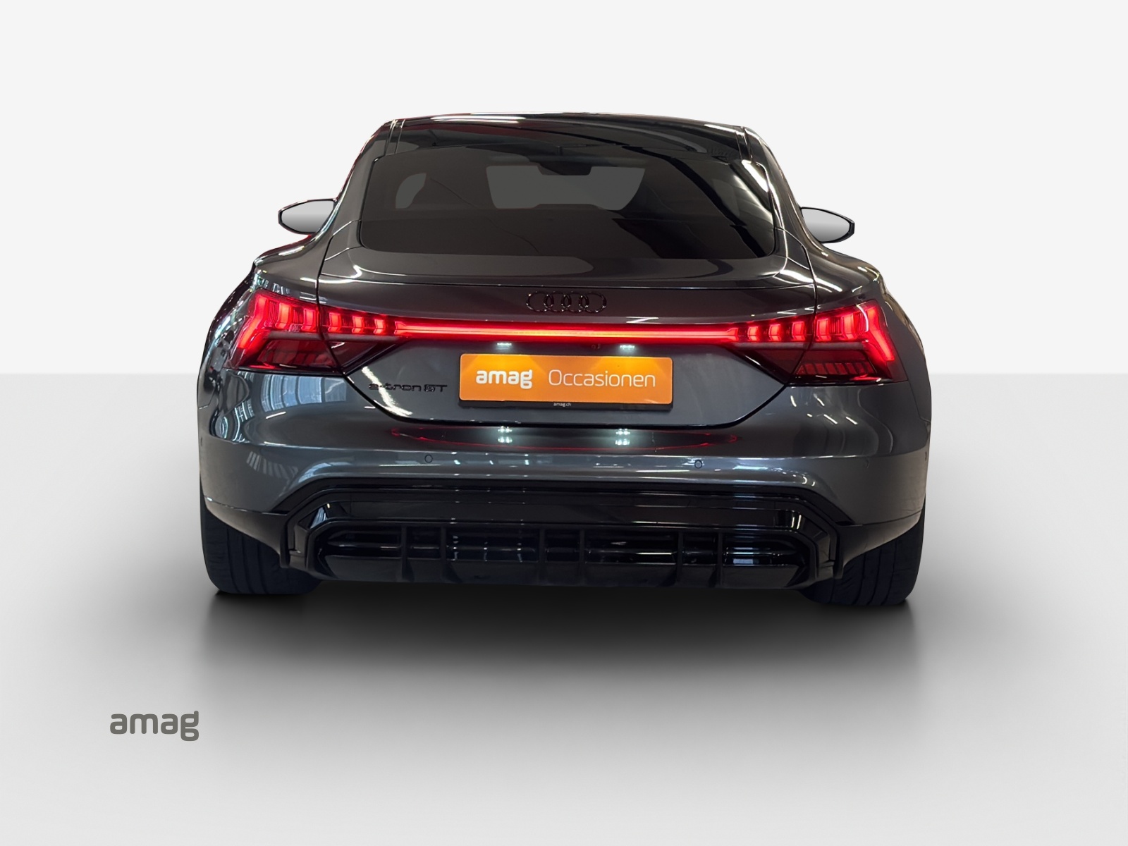 AUDI e-tron GT quattro-image-4